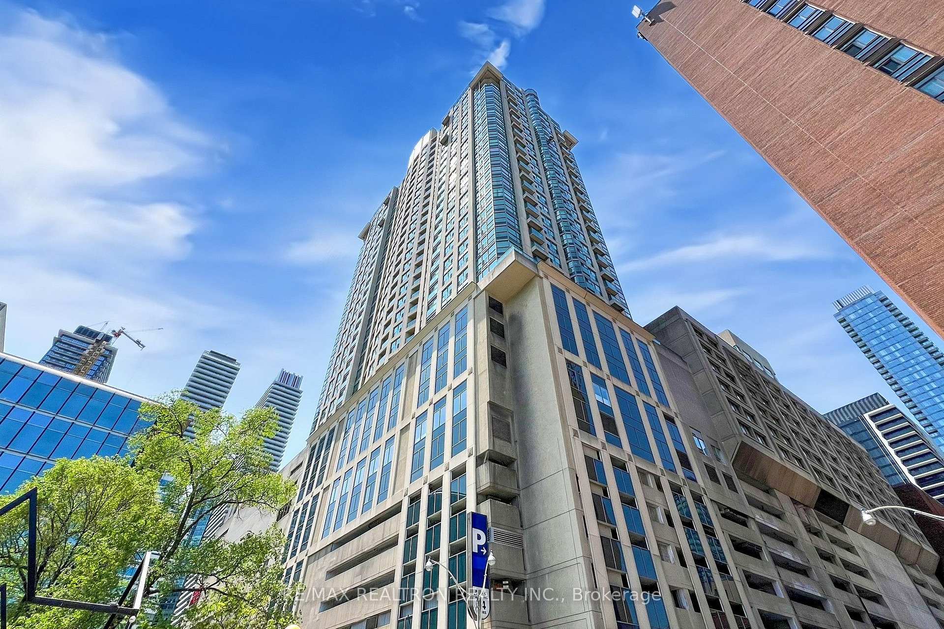 Photo 52 of Unit PH3802, 8 Park Road, Toronto, Rosedale-Moore Park — HOMEH