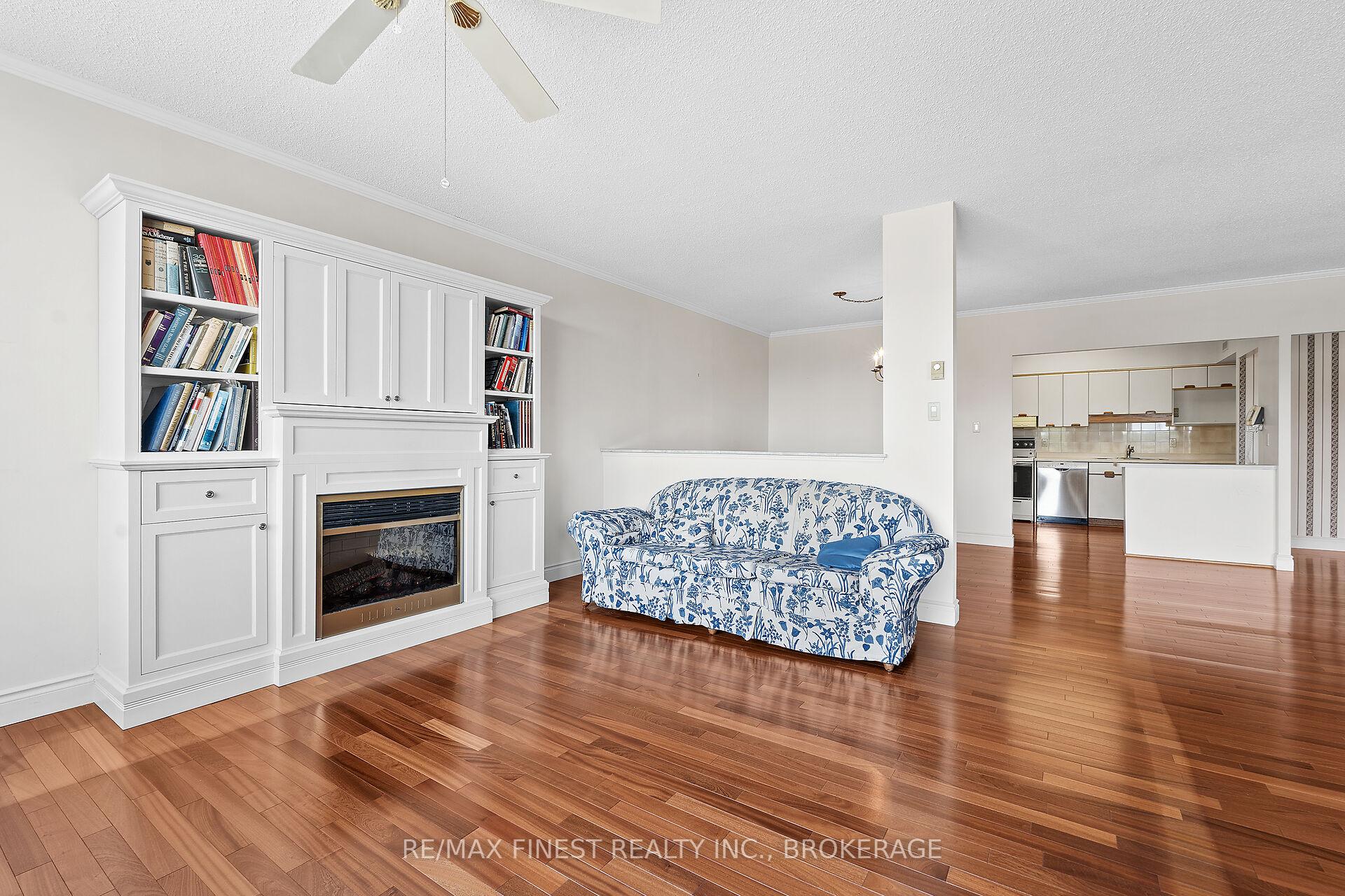 Photo 5 of Unit 302, 1000 King Street W, Kingston, Central City West — HOMEH