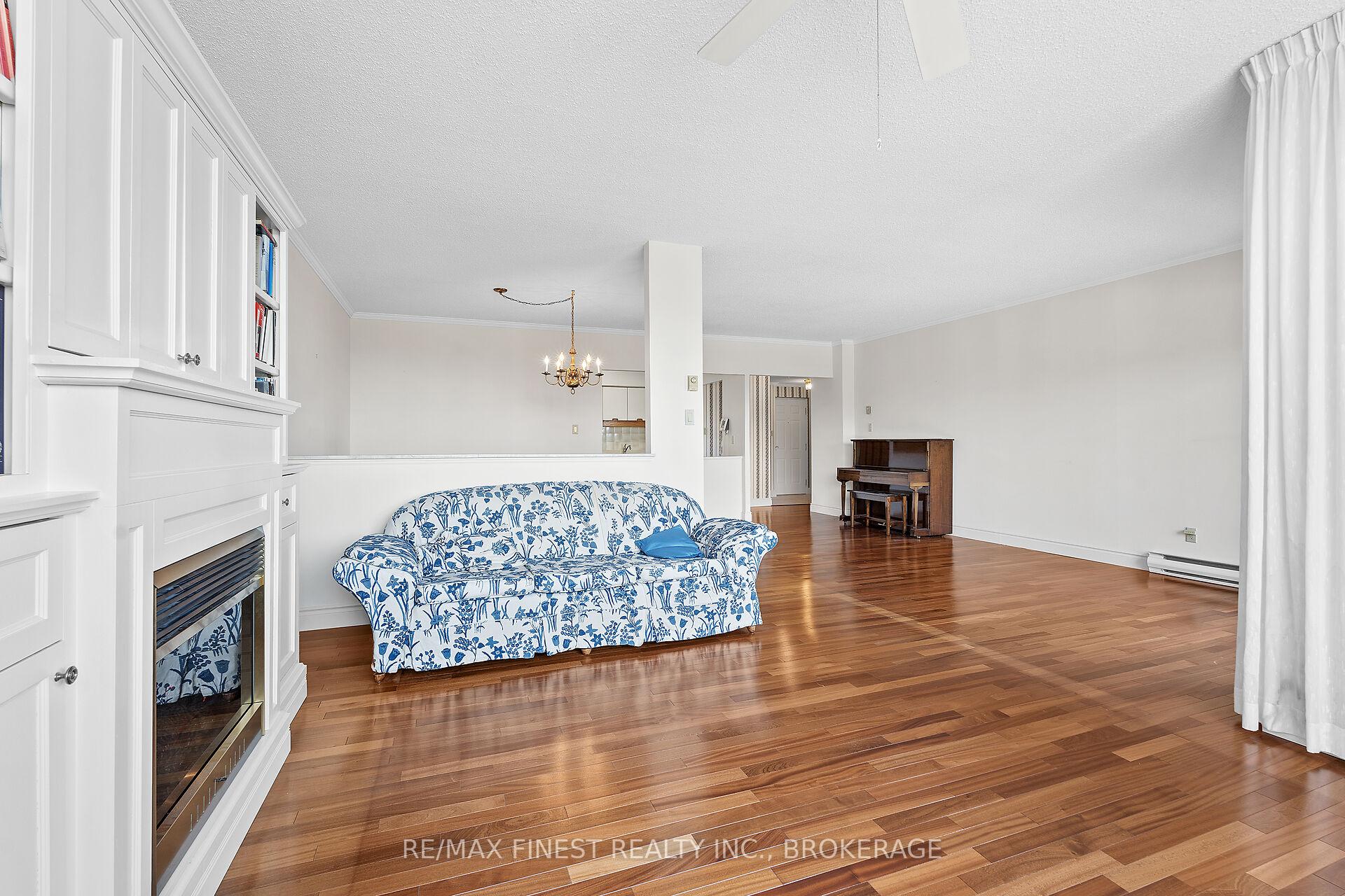 Photo 6 of Unit 302, 1000 King Street W, Kingston, Central City West — HOMEH