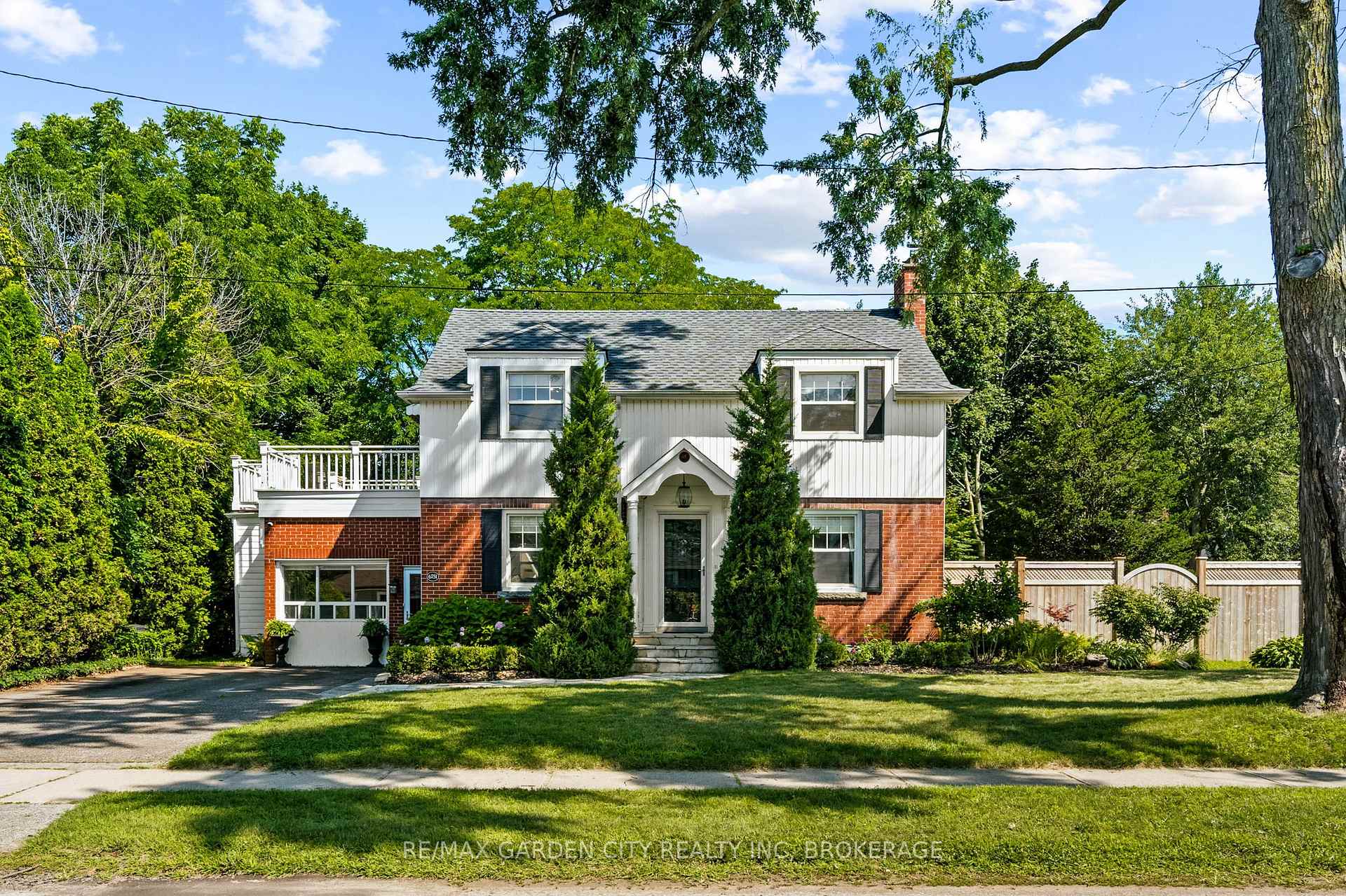 Photo 2 of 6751 Barker Street, Niagara Falls, Dorchester — HOMEH