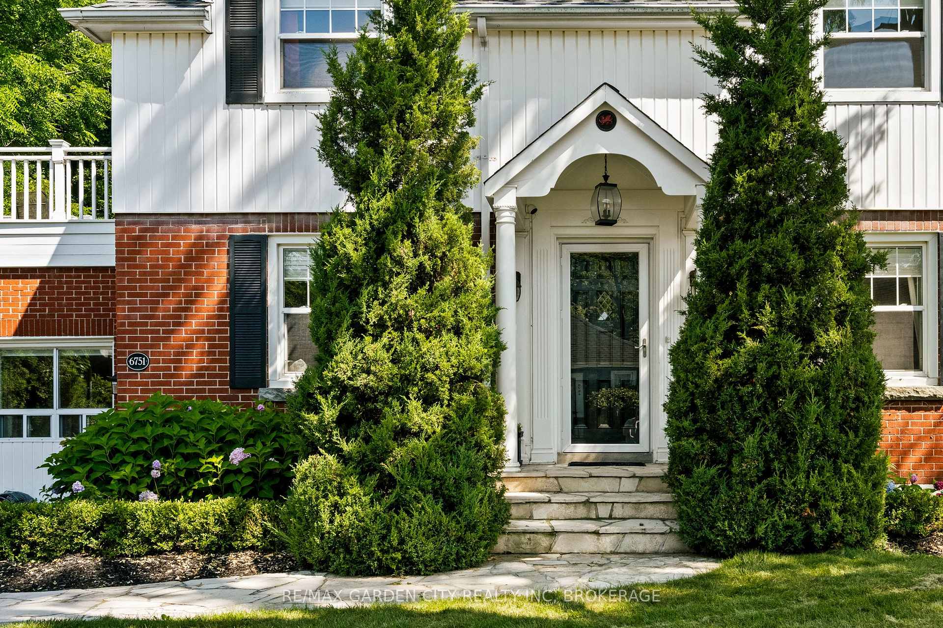 Photo 3 of 6751 Barker Street, Niagara Falls, Dorchester — HOMEH