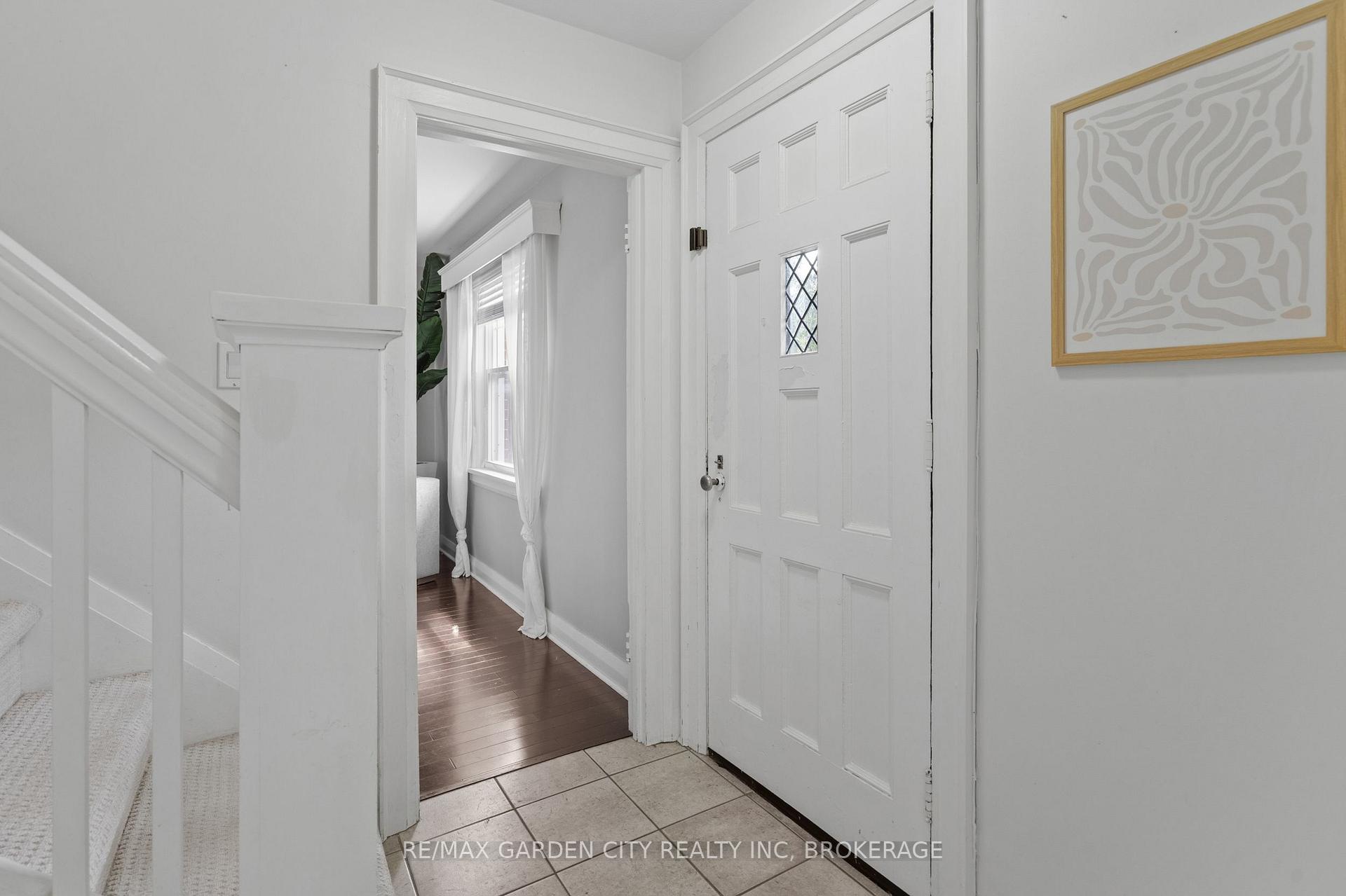 Photo 5 of 6751 Barker Street, Niagara Falls, Dorchester — HOMEH