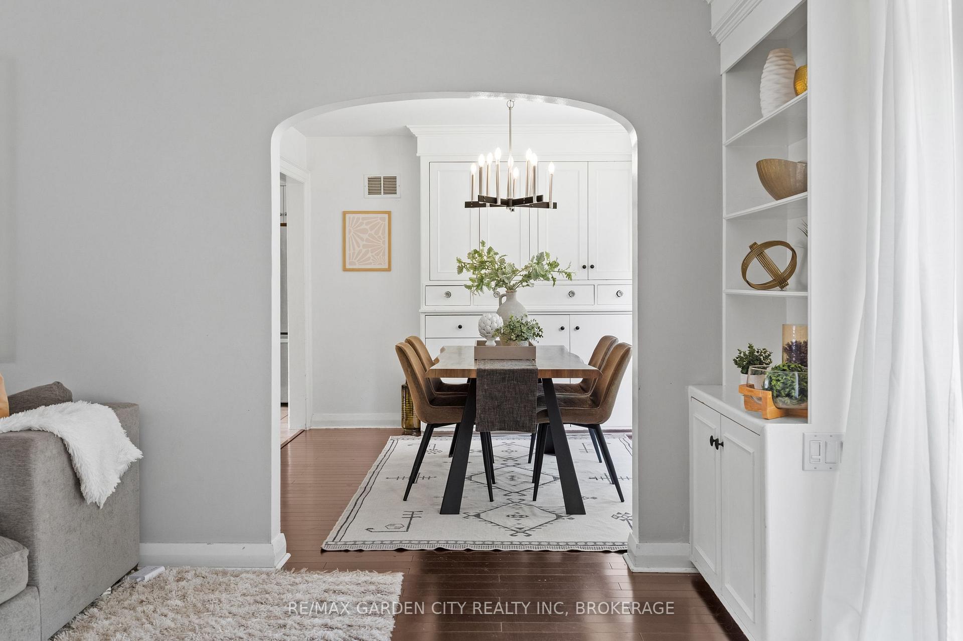 Photo 9 of 6751 Barker Street, Niagara Falls, Dorchester — HOMEH