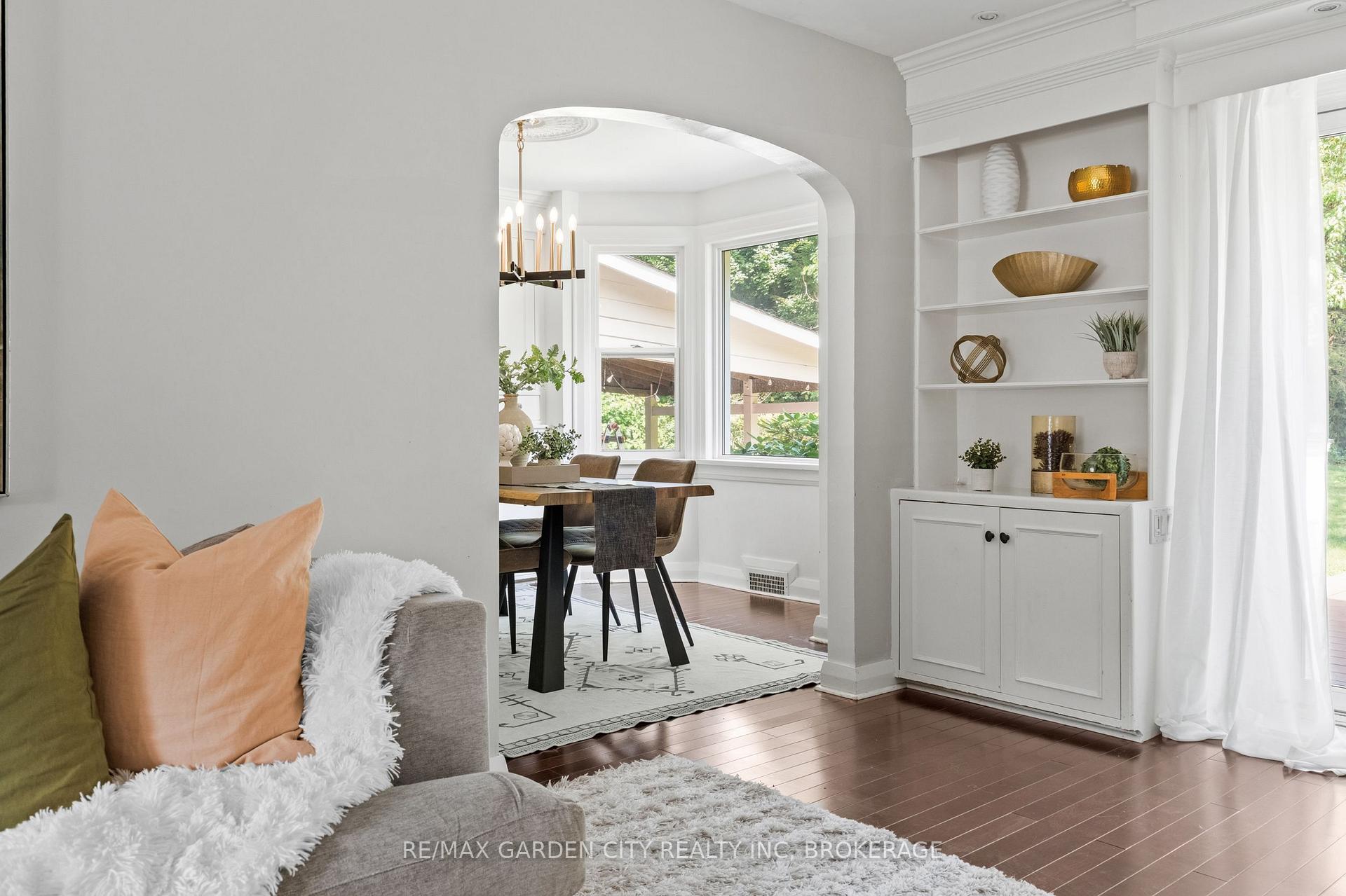 Photo 10 of 6751 Barker Street, Niagara Falls, Dorchester — HOMEH