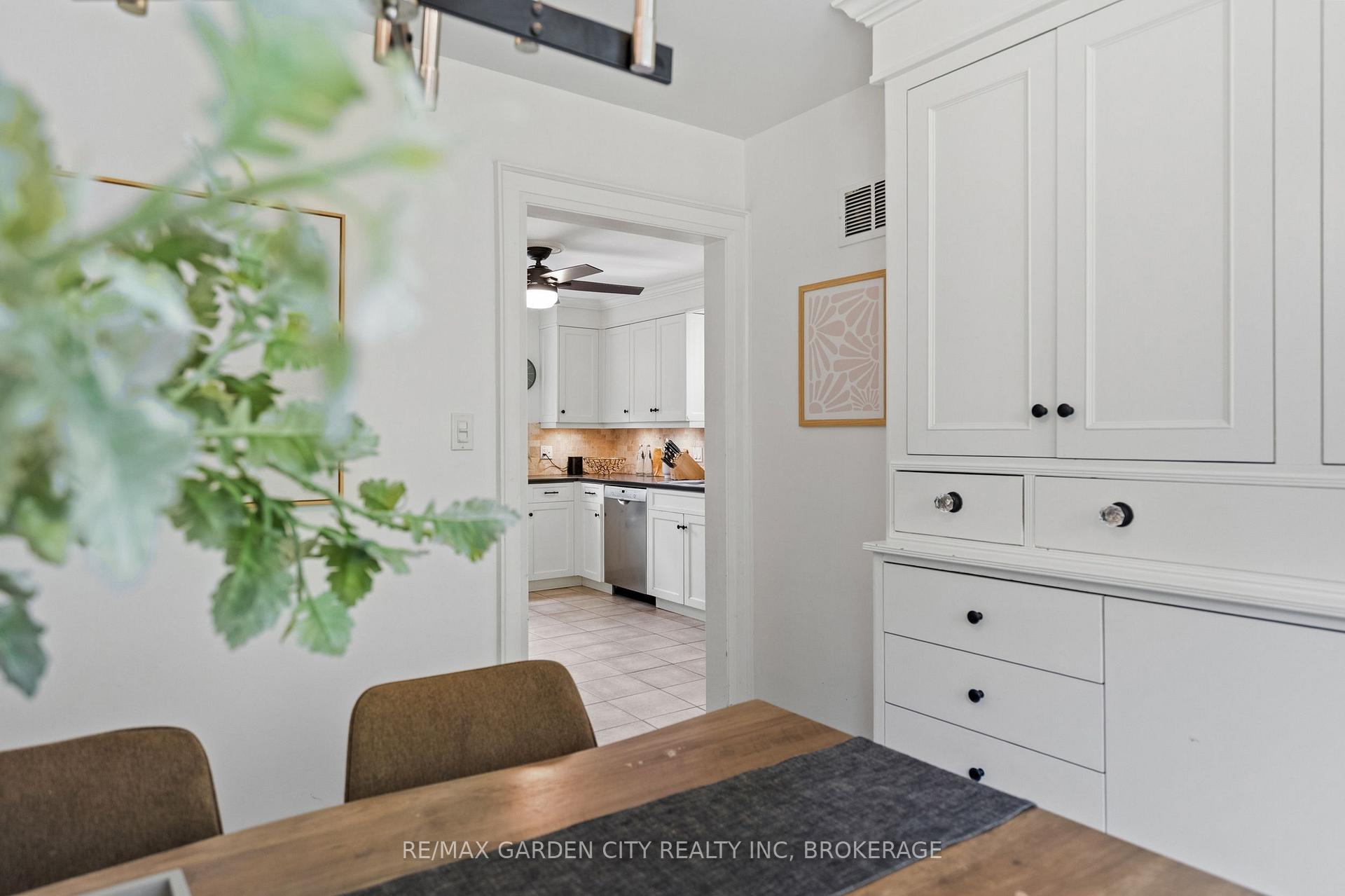 Photo 12 of 6751 Barker Street, Niagara Falls, Dorchester — HOMEH
