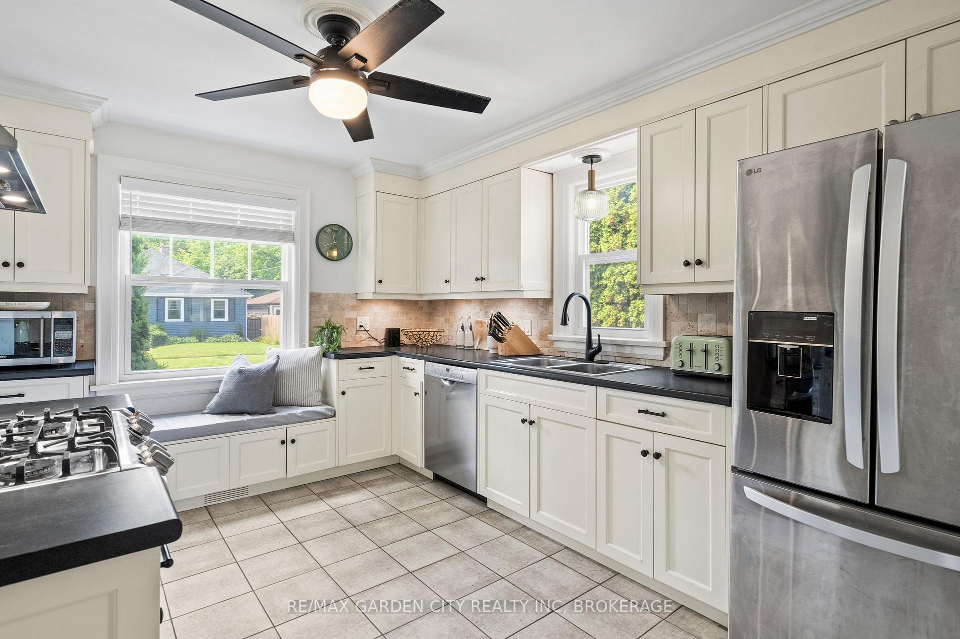 Photo 15 of 6751 Barker Street, Niagara Falls, Dorchester — HOMEH