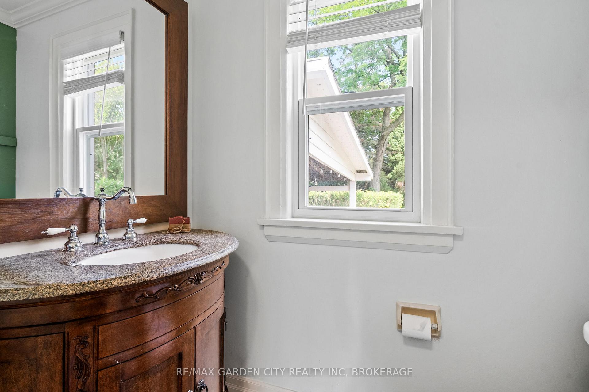 Photo 19 of 6751 Barker Street, Niagara Falls, Dorchester — HOMEH