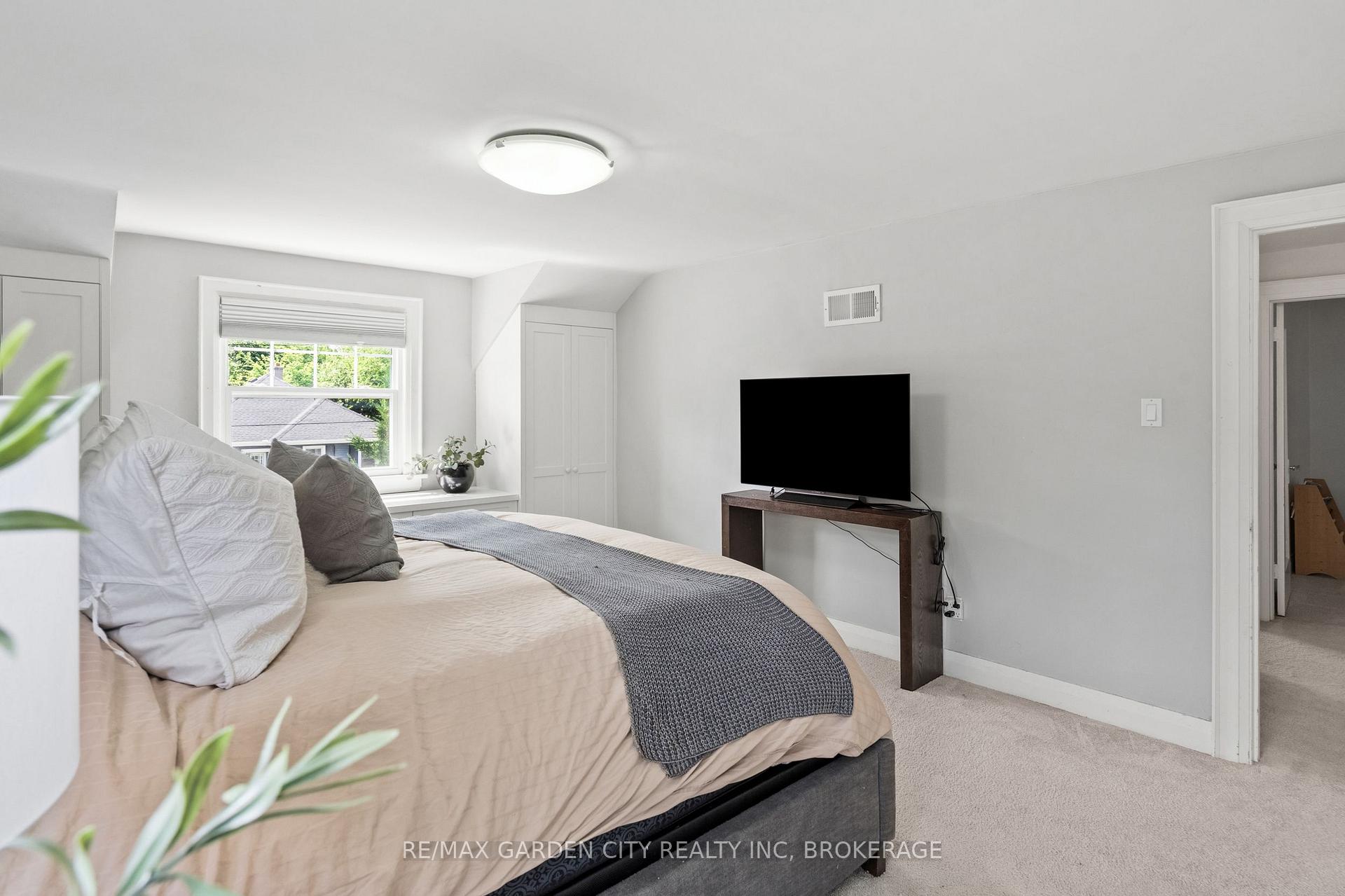 Photo 24 of 6751 Barker Street, Niagara Falls, Dorchester — HOMEH