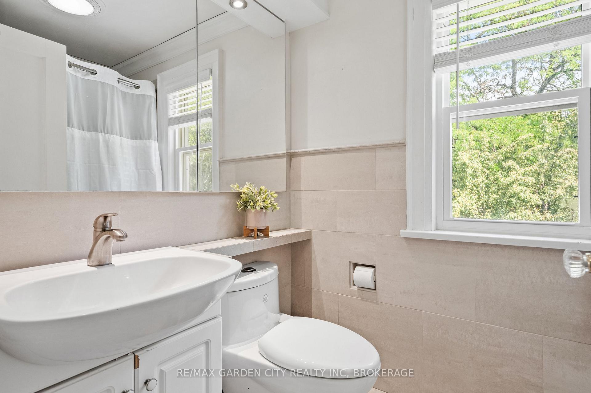 Photo 26 of 6751 Barker Street, Niagara Falls, Dorchester — HOMEH