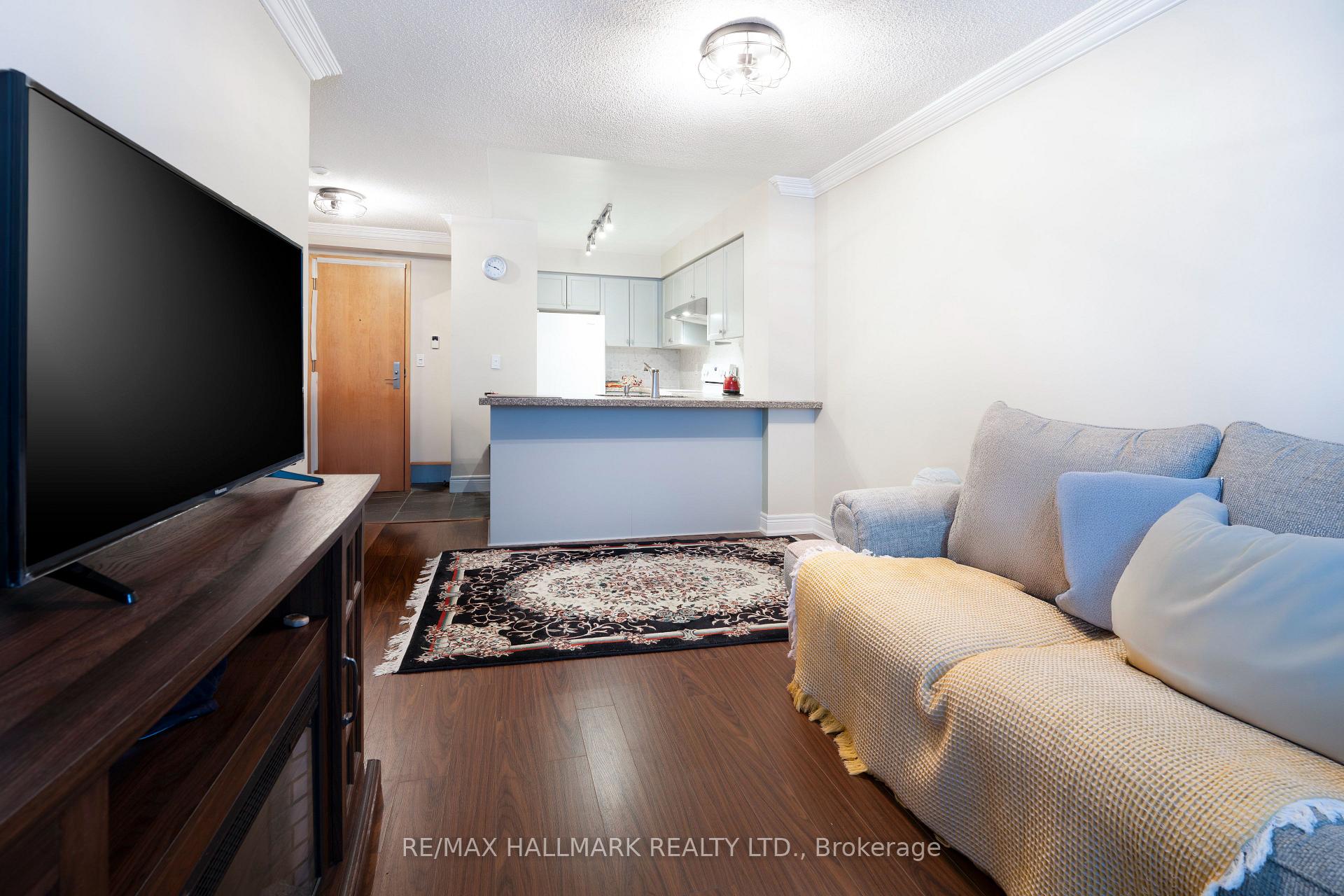 Photo 6 of Unit 316, 62 Suncrest Boulevard, Markham, Commerce Valley — HOMEH