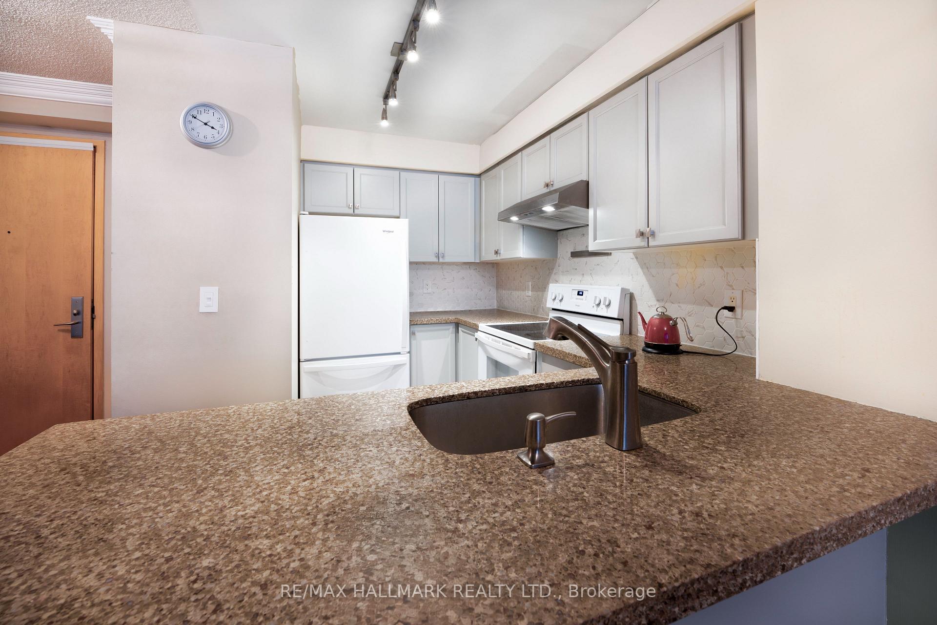 Photo 7 of Unit 316, 62 Suncrest Boulevard, Markham, Commerce Valley — HOMEH