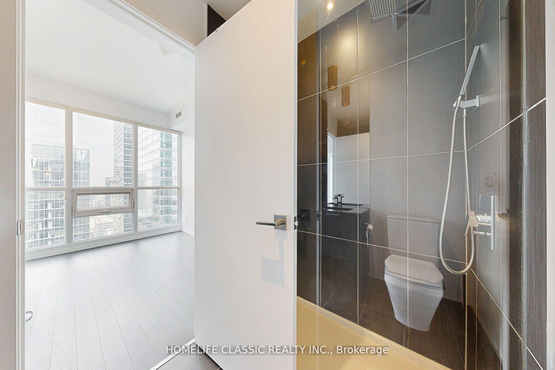 Photo 8 of Unit 4006, 70 Temperance Street, Toronto, Bay Street Corridor — HOMEH