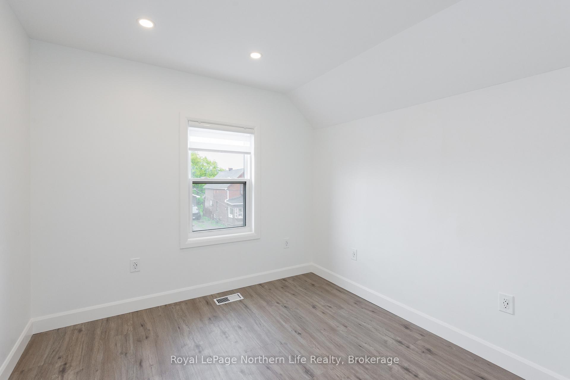 Photo 17 of 253 Second Avenue W, North Bay, Central — HOMEH