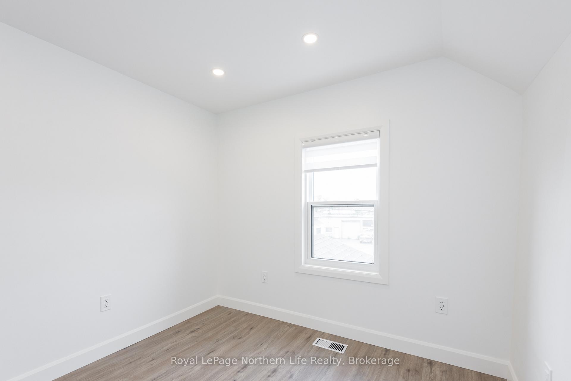 Photo 18 of 253 Second Avenue W, North Bay, Central — HOMEH