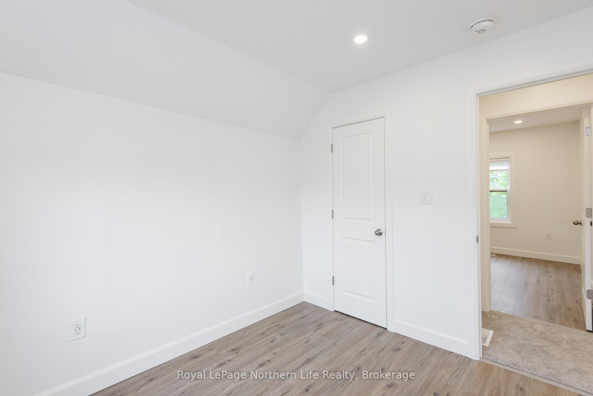 Photo 19 of 253 Second Avenue W, North Bay, Central — HOMEH