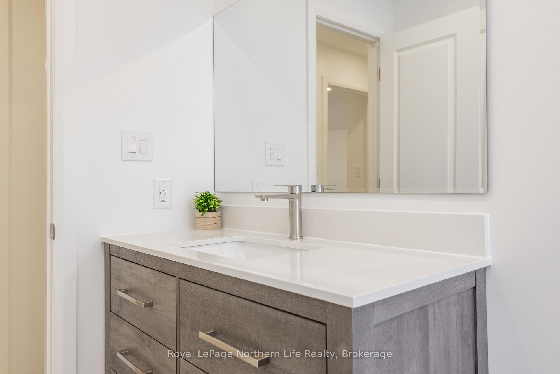 Photo 24 of 253 Second Avenue W, North Bay, Central — HOMEH