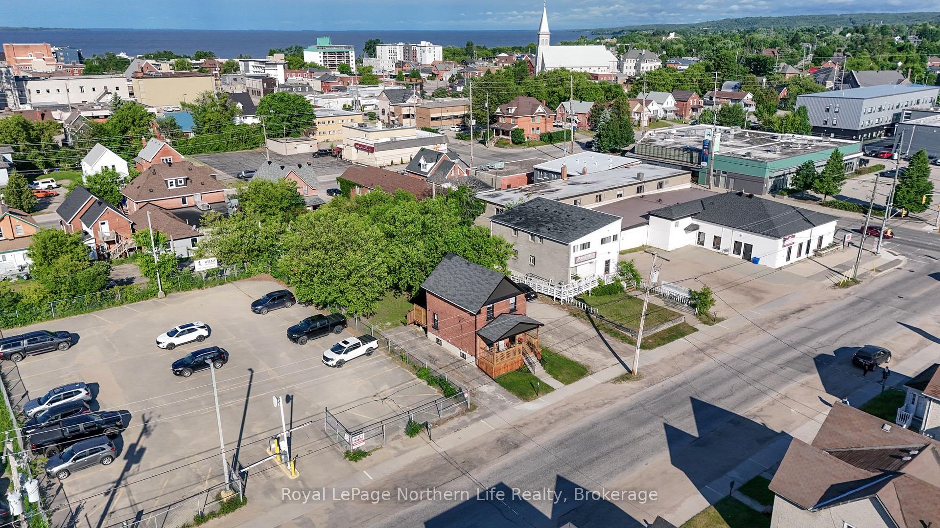 Photo 34 of 253 Second Avenue W, North Bay, Central — HOMEH