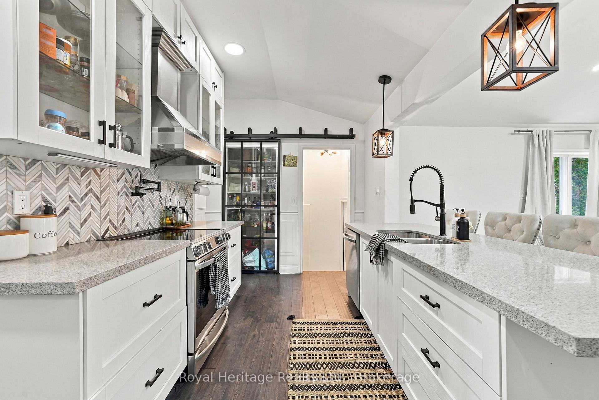 Photo 14 of 618 Sunset Boulevard, Clarington, Newcastle — HOMEH