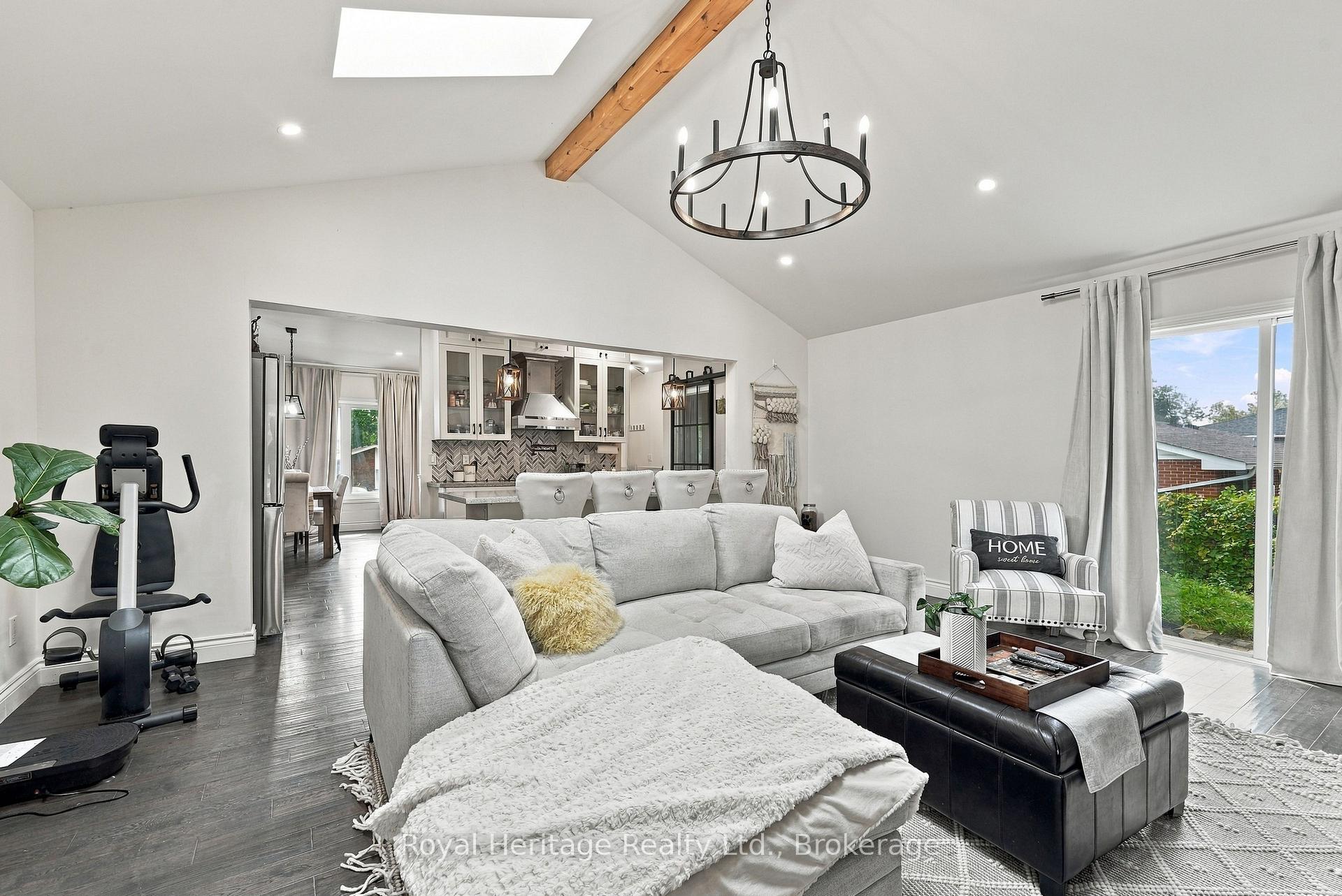 Photo 17 of 618 Sunset Boulevard, Clarington, Newcastle — HOMEH