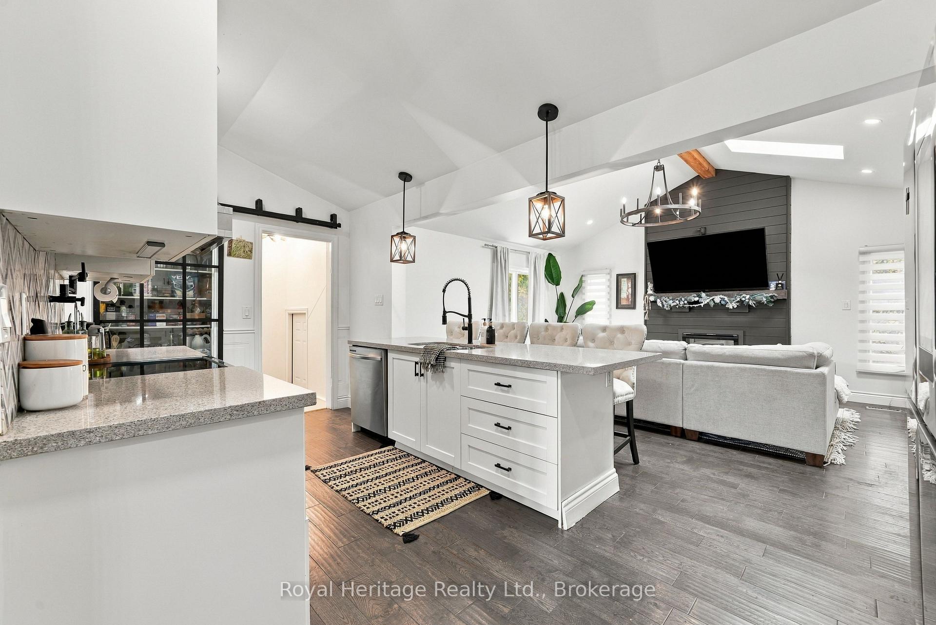 Photo 18 of 618 Sunset Boulevard, Clarington, Newcastle — HOMEH