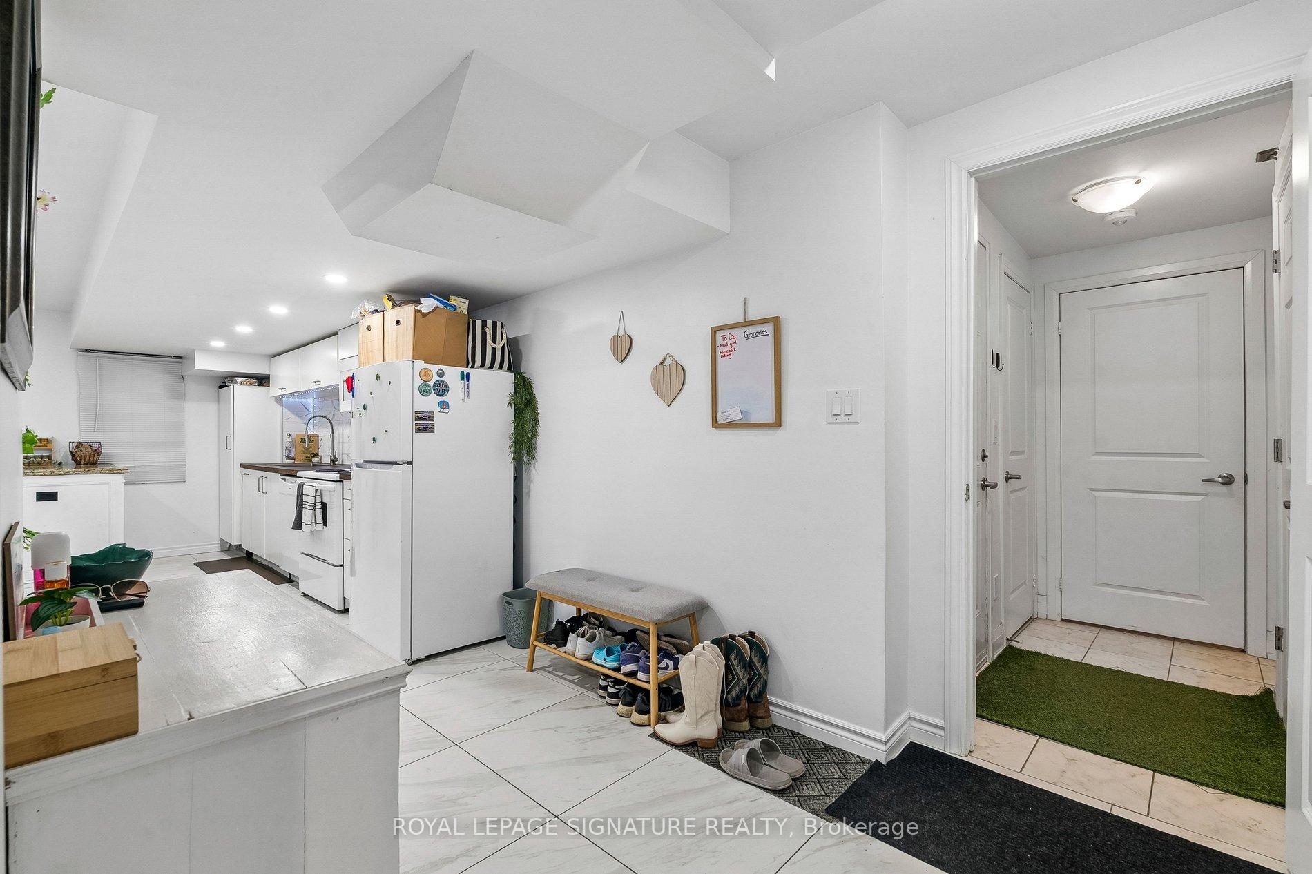 Photo 5 of Unit Lower, 23 Cyprus Glen, East Gwillimbury, Holland Landing — HOMEH