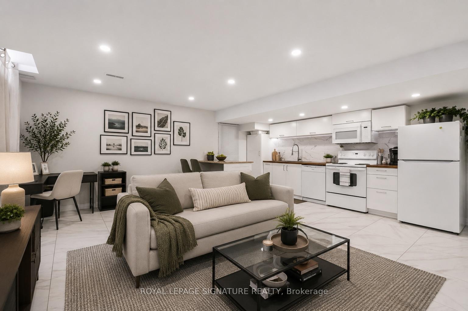Photo 6 of Unit Lower, 23 Cyprus Glen, East Gwillimbury, Holland Landing — HOMEH