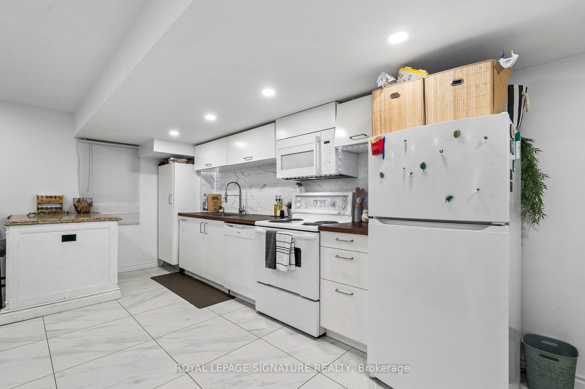 Photo 7 of Unit Lower, 23 Cyprus Glen, East Gwillimbury, Holland Landing — HOMEH