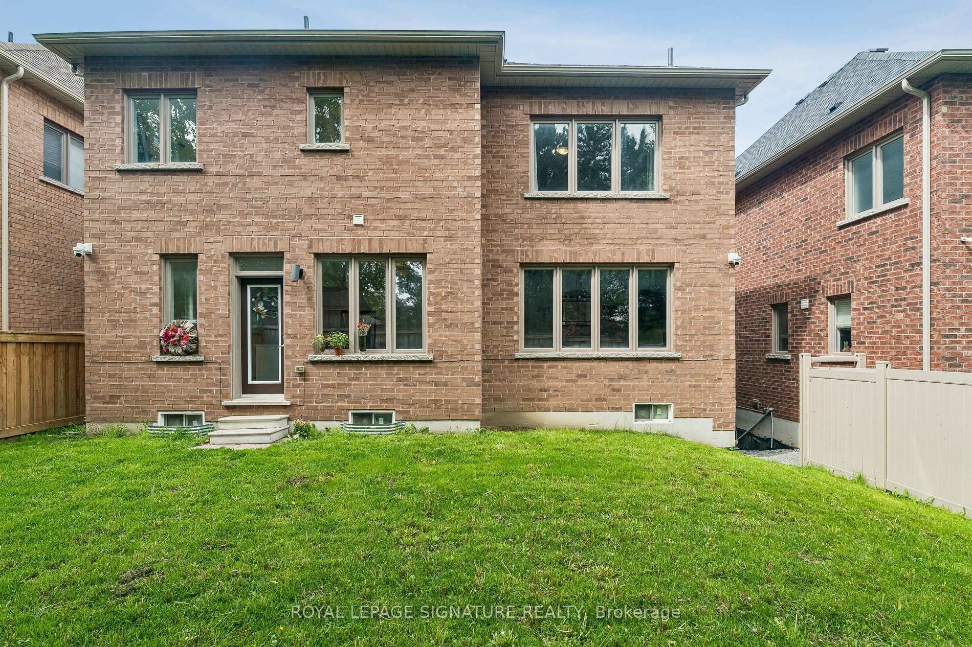 Photo 11 of Unit Lower, 23 Cyprus Glen, East Gwillimbury, Holland Landing — HOMEH