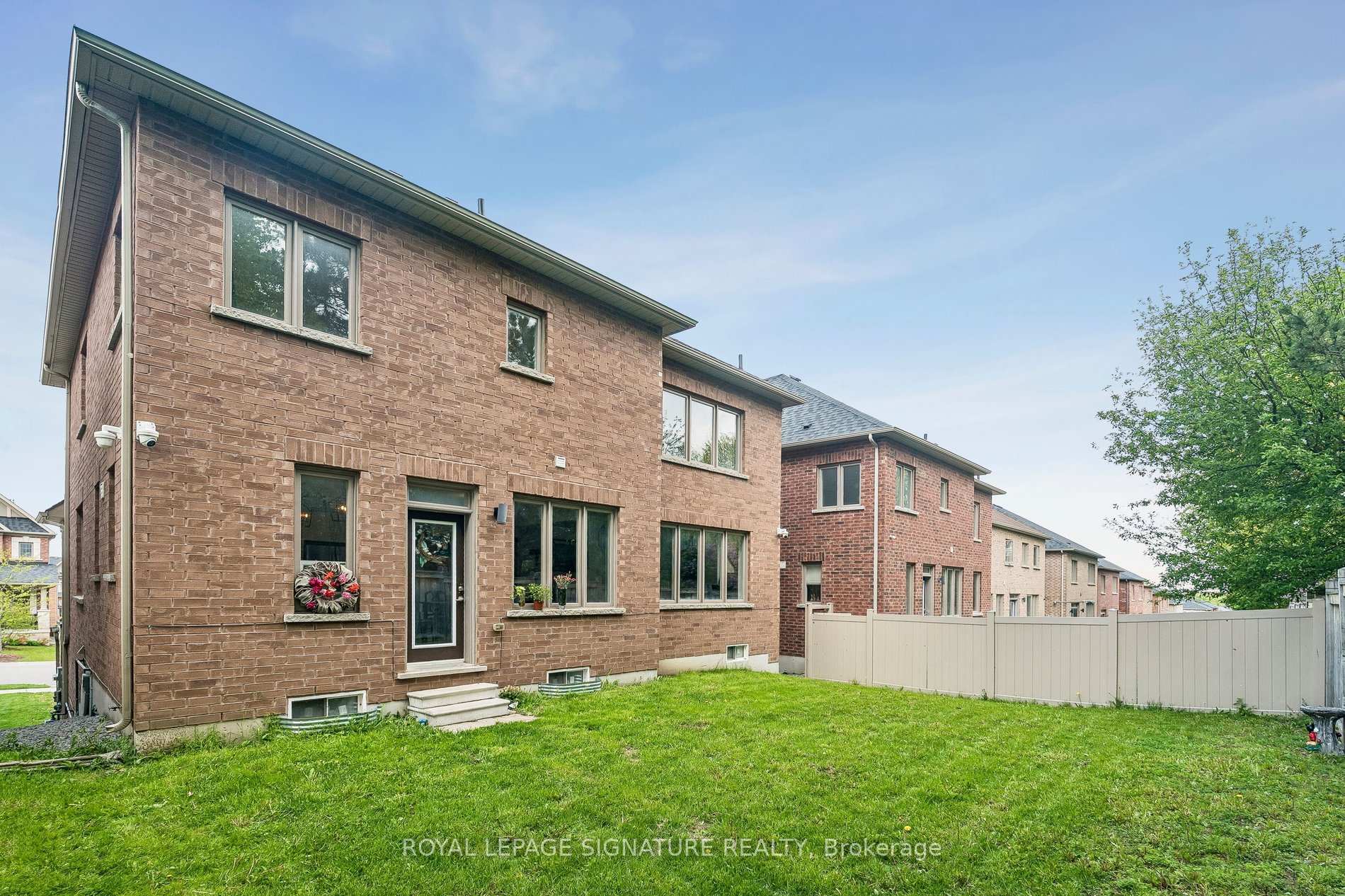 Photo 12 of Unit Lower, 23 Cyprus Glen, East Gwillimbury, Holland Landing — HOMEH