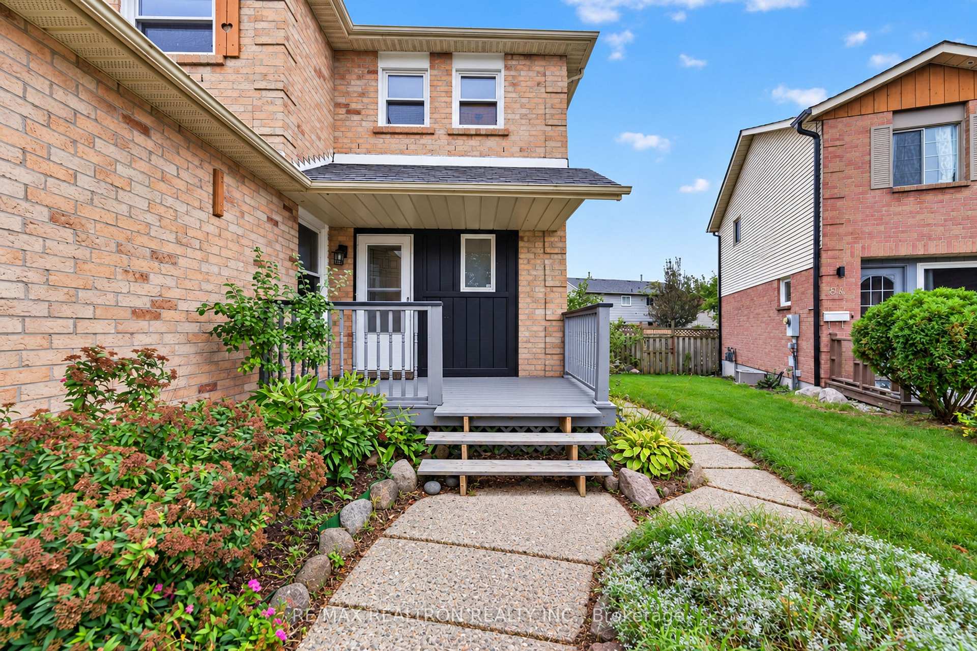 Photo 3 of 86 Tams Drive, Ajax, Central East — HOMEH