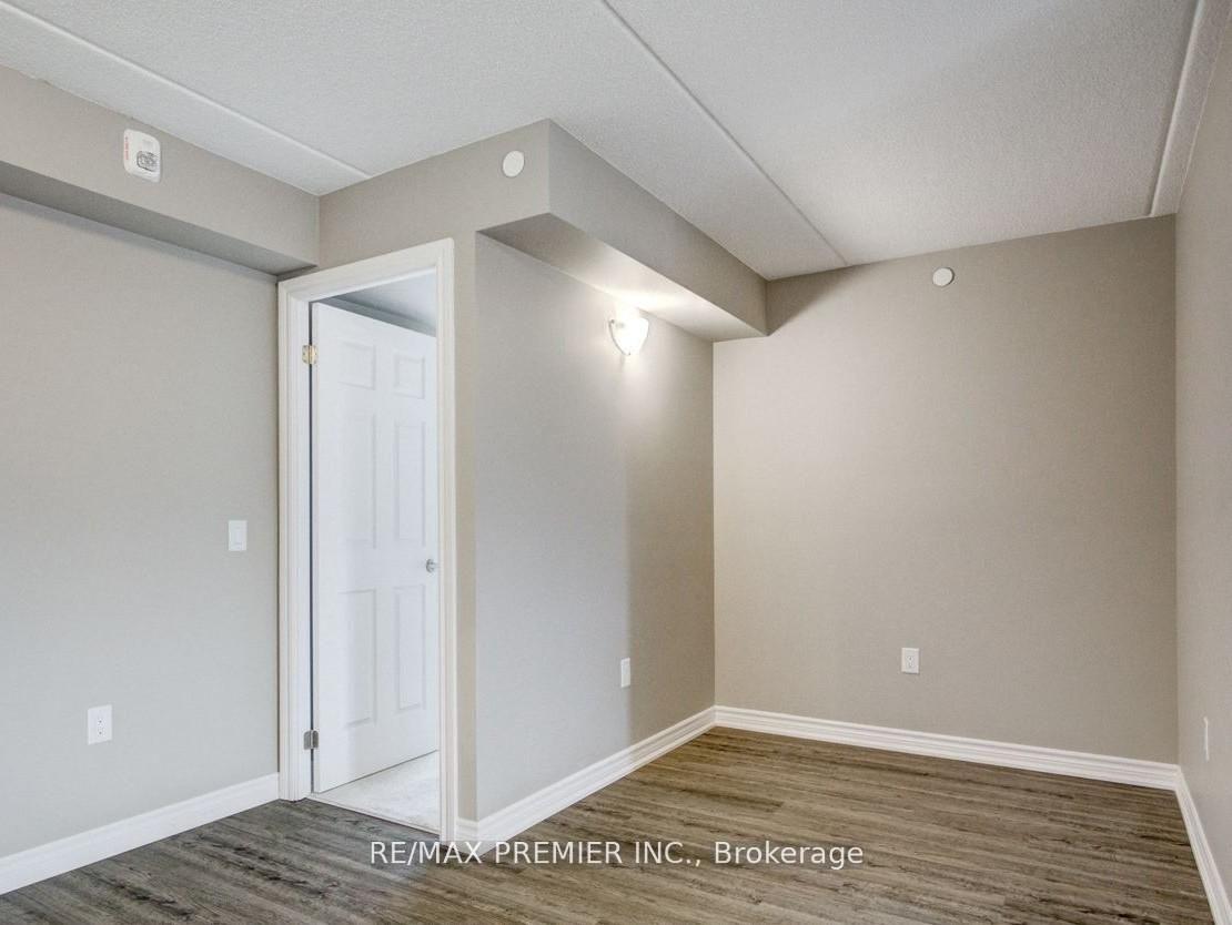 Photo 8 of Unit 905, 716 Main Street E, Milton, Timberlea — HOMEH