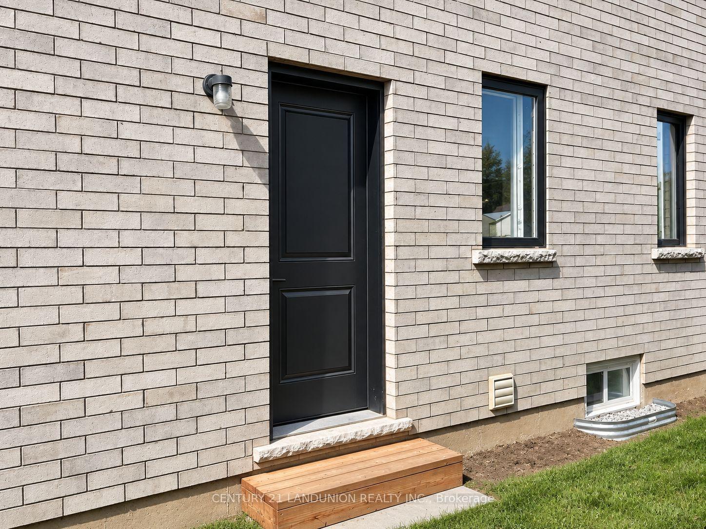 Photo 5 of 109 Acacia Road, Pelham, Fonthill — HOMEH