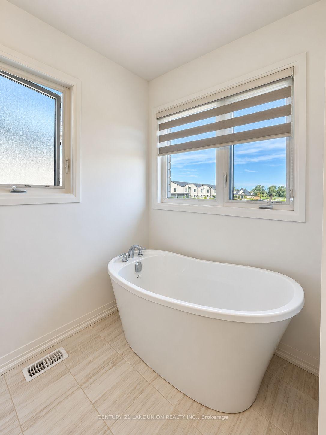 Photo 25 of 109 Acacia Road, Pelham, Fonthill — HOMEH
