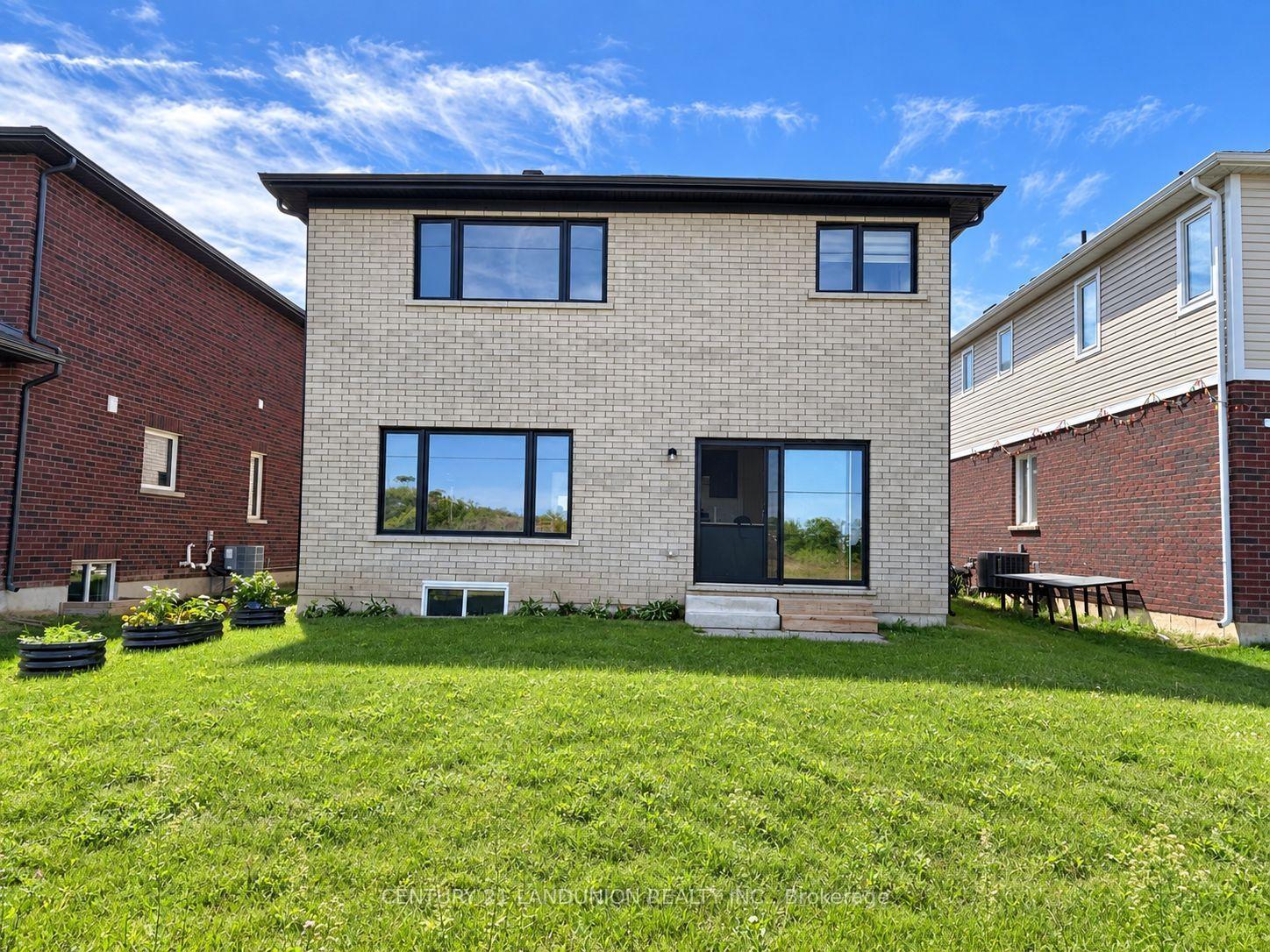 Photo 38 of 109 Acacia Road, Pelham, Fonthill — HOMEH