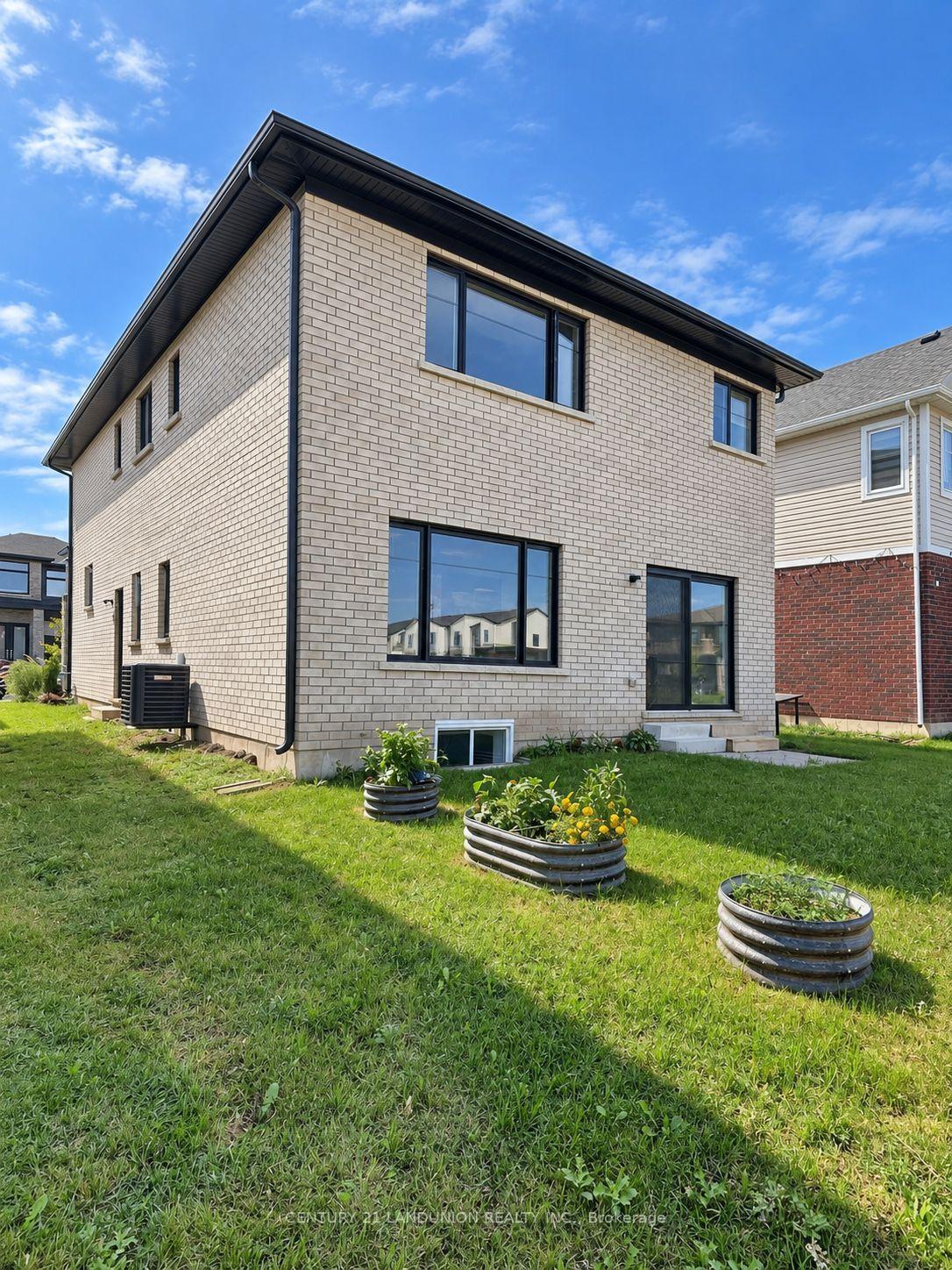 Photo 39 of 109 Acacia Road, Pelham, Fonthill — HOMEH