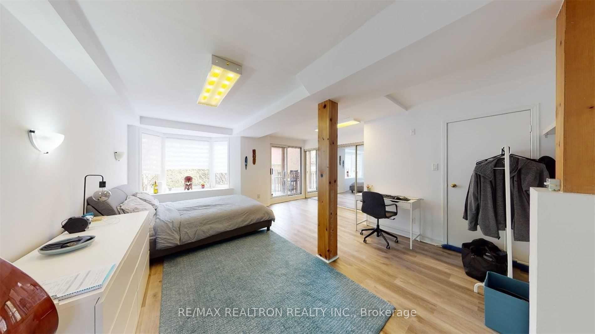 Photo 14 of 102 Royal Chapin Crescent, Richmond Hill, Westbrook — HOMEH