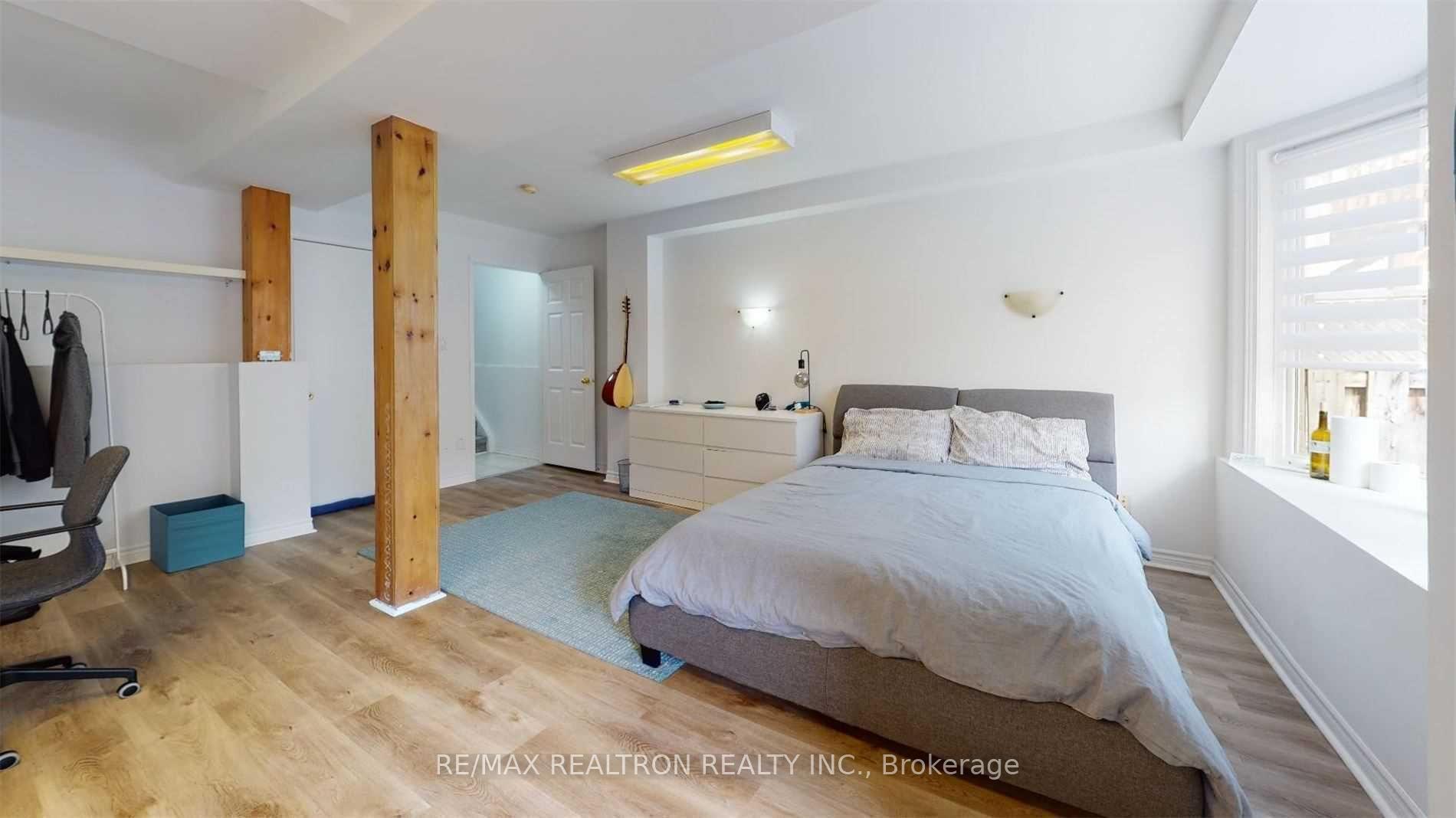 Photo 15 of 102 Royal Chapin Crescent, Richmond Hill, Westbrook — HOMEH