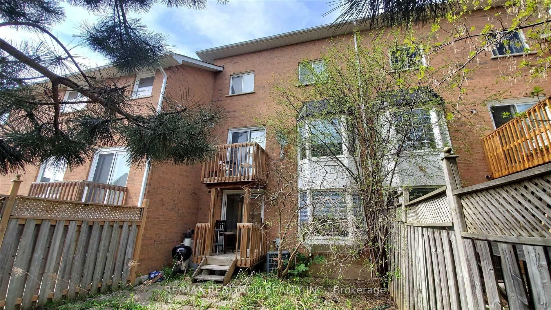 Photo 20 of 102 Royal Chapin Crescent, Richmond Hill, Westbrook — HOMEH