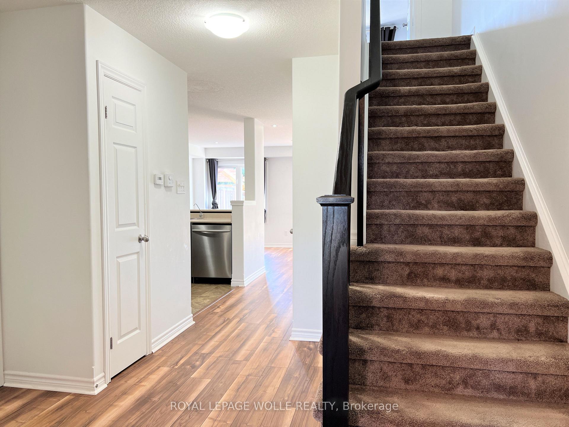Photo 5 of 46 Renfrew Street, Kitchener, Huron Park — HOMEH