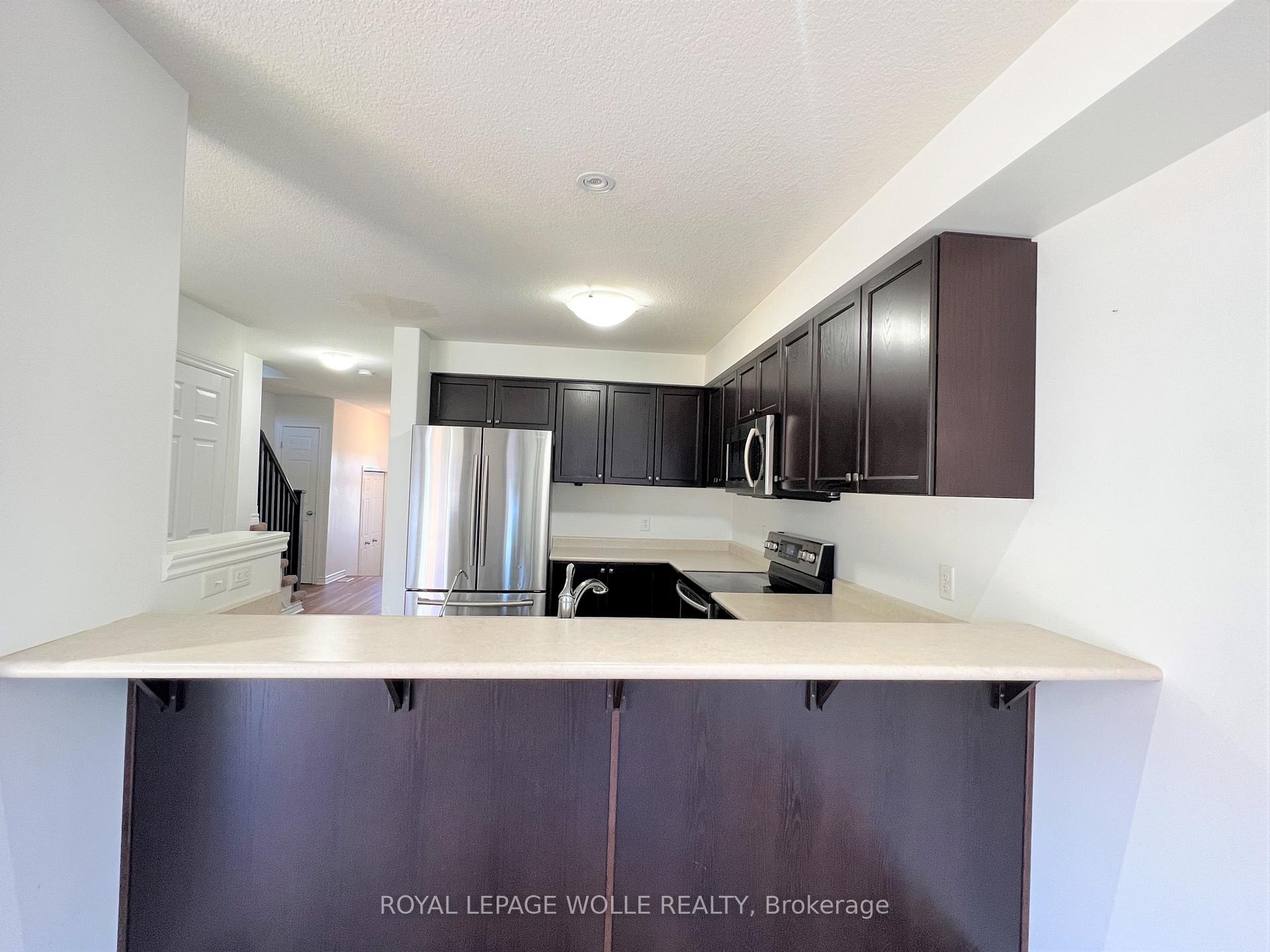 Photo 7 of 46 Renfrew Street, Kitchener, Huron Park — HOMEH