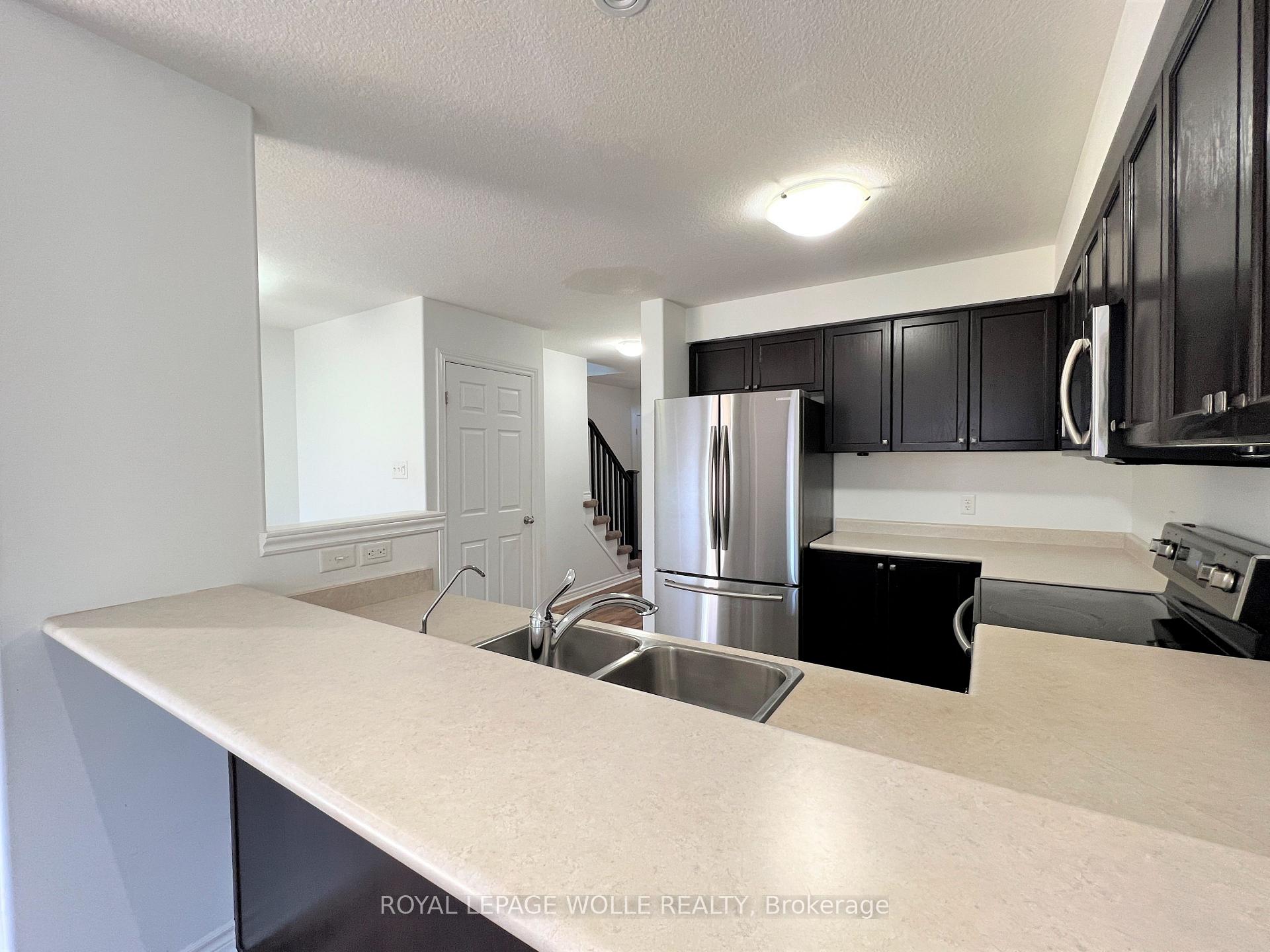 Photo 8 of 46 Renfrew Street, Kitchener, Huron Park — HOMEH