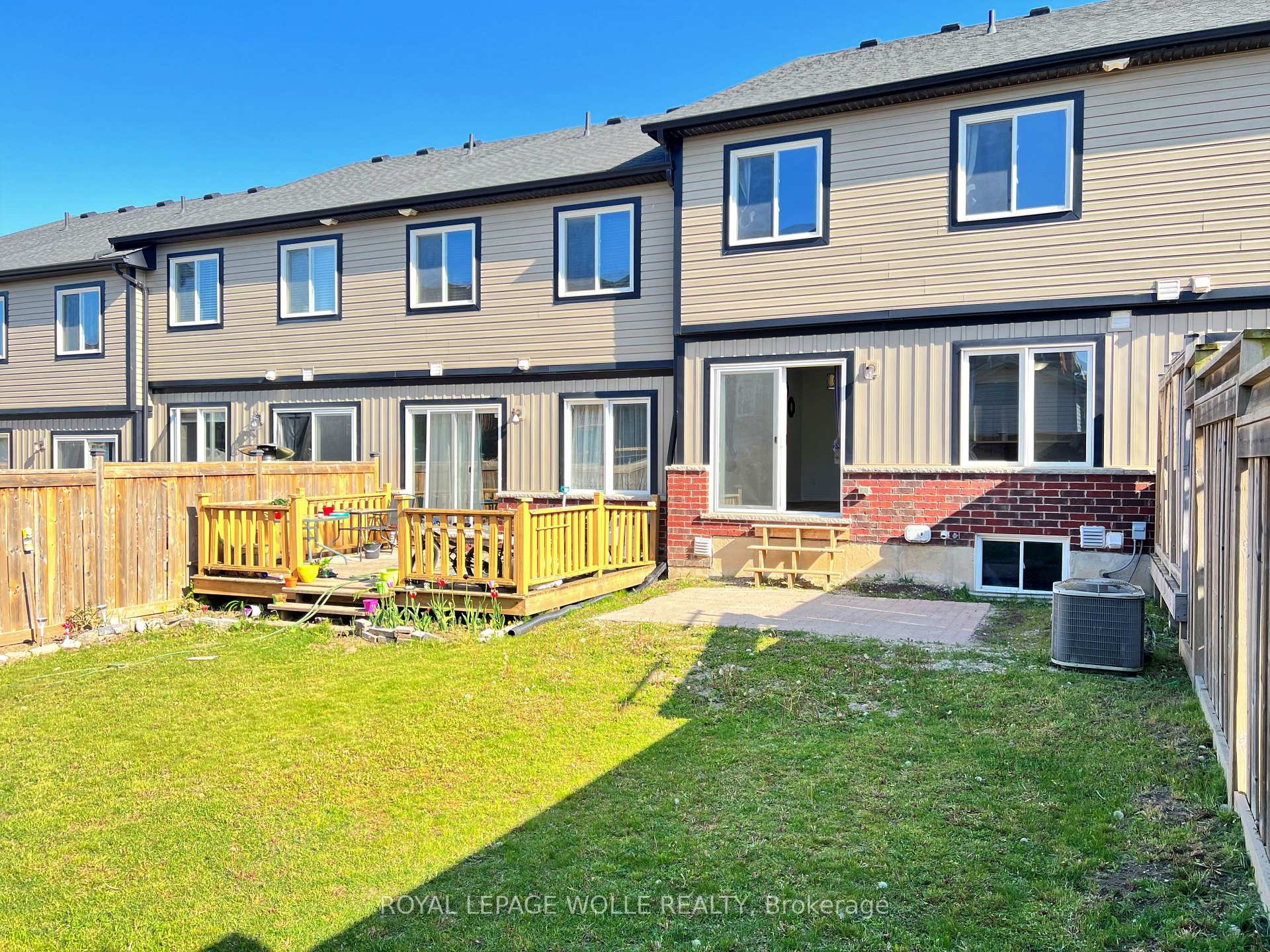 Photo 12 of 46 Renfrew Street, Kitchener, Huron Park — HOMEH