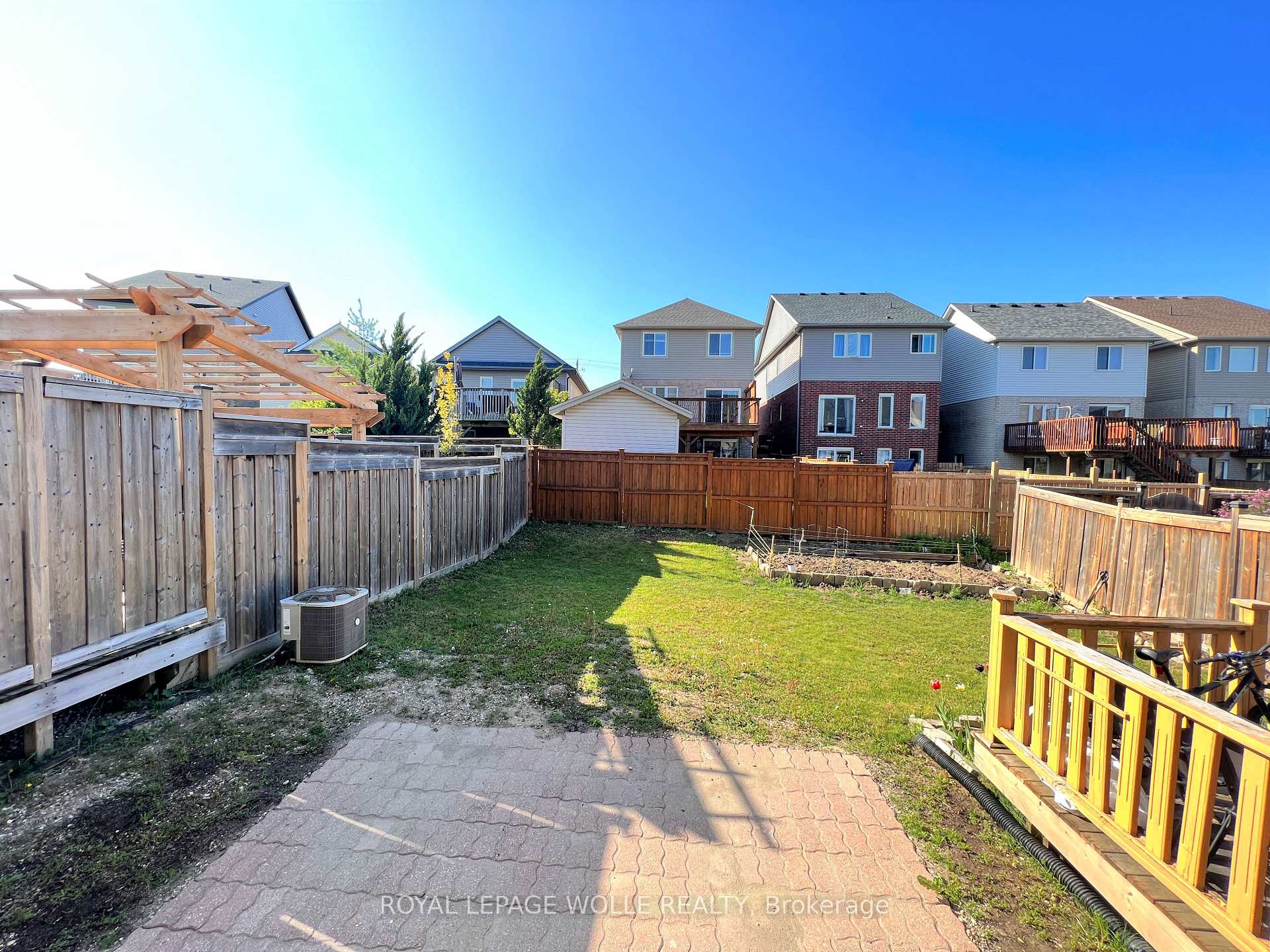 Photo 15 of 46 Renfrew Street, Kitchener, Huron Park — HOMEH