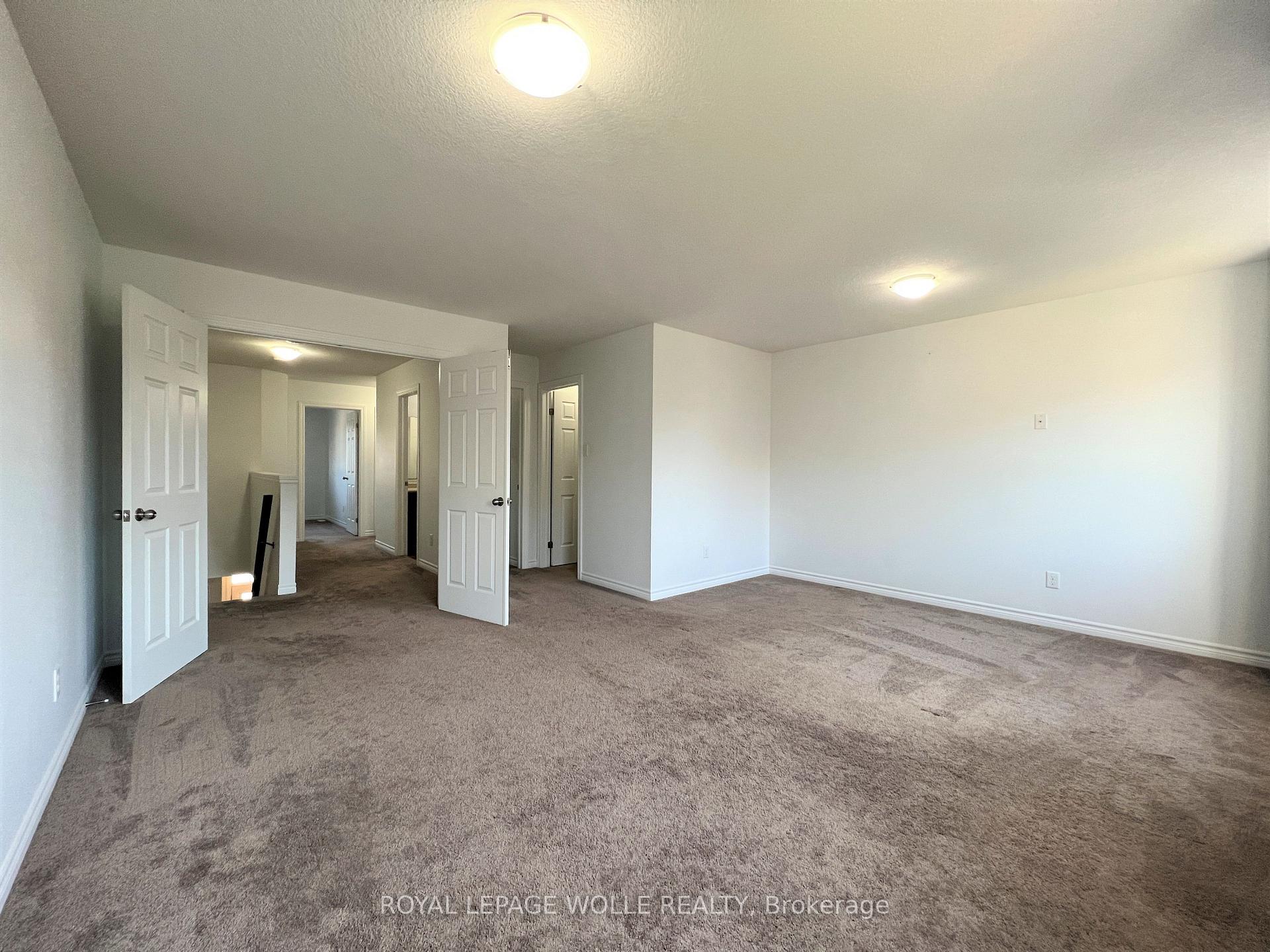 Photo 19 of 46 Renfrew Street, Kitchener, Huron Park — HOMEH