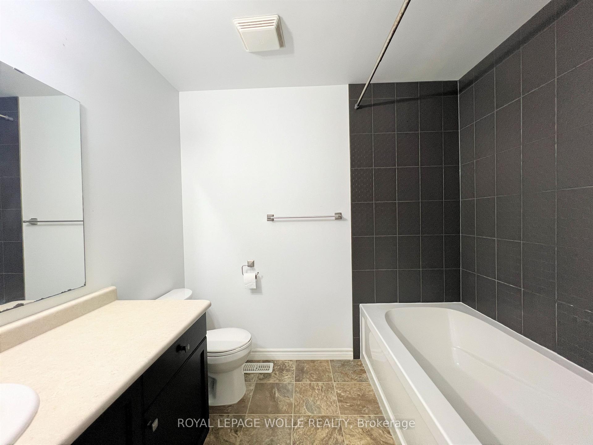 Photo 21 of 46 Renfrew Street, Kitchener, Huron Park — HOMEH