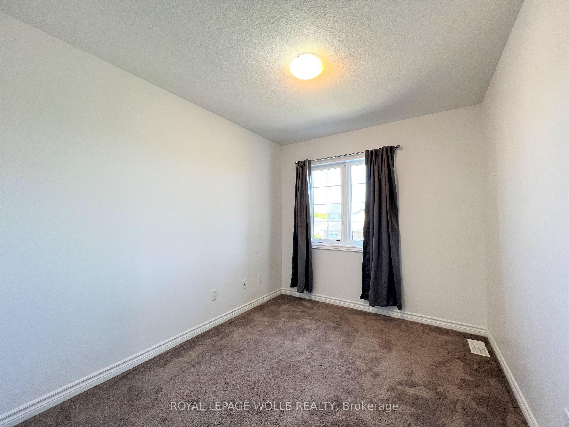 Photo 22 of 46 Renfrew Street, Kitchener, Huron Park — HOMEH