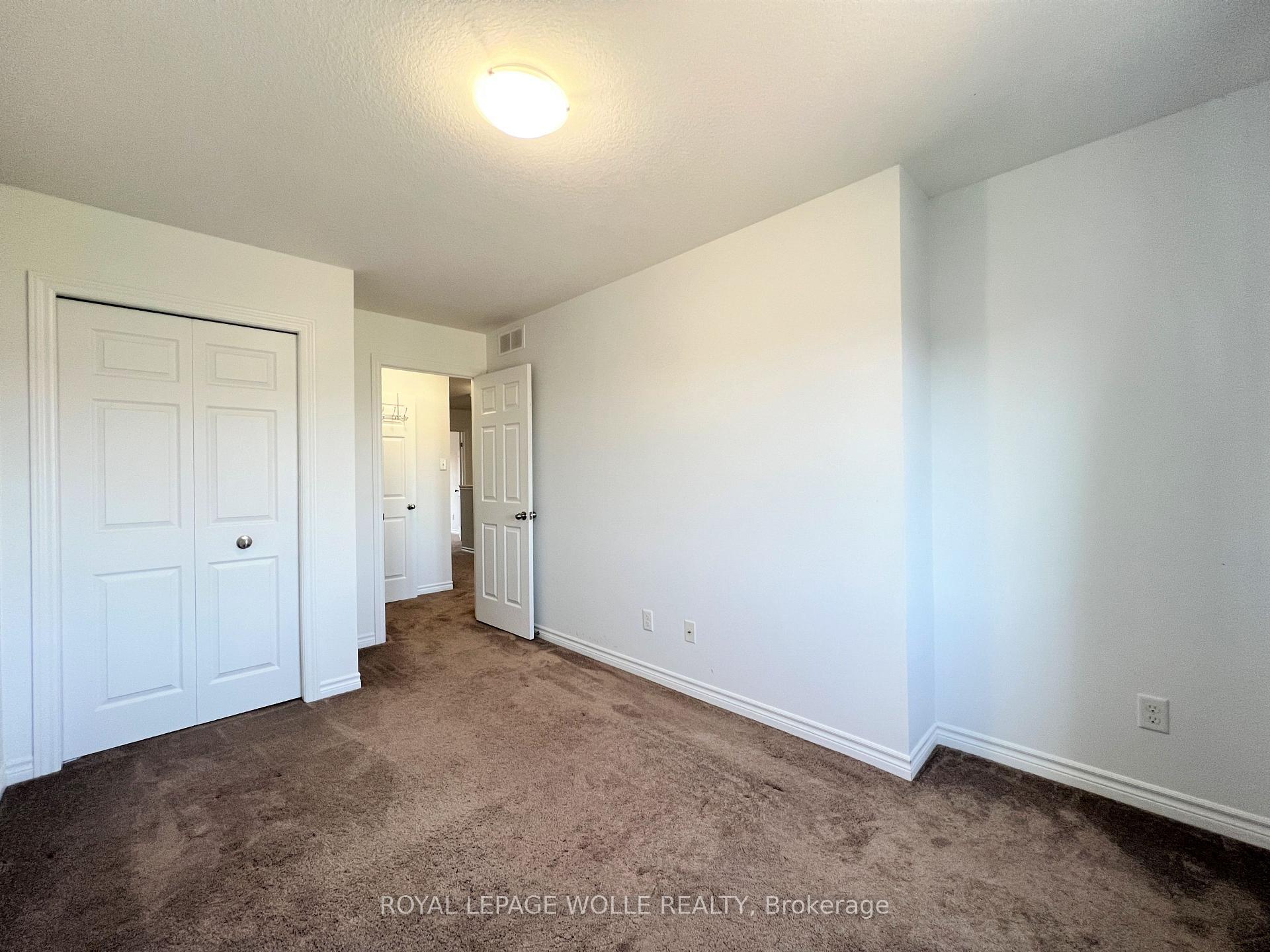 Photo 25 of 46 Renfrew Street, Kitchener, Huron Park — HOMEH