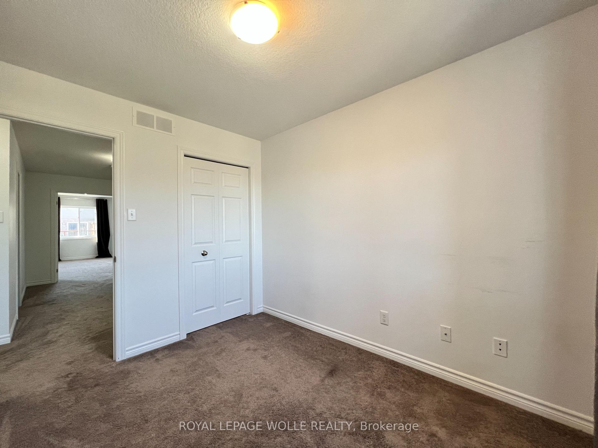 Photo 26 of 46 Renfrew Street, Kitchener, Huron Park — HOMEH