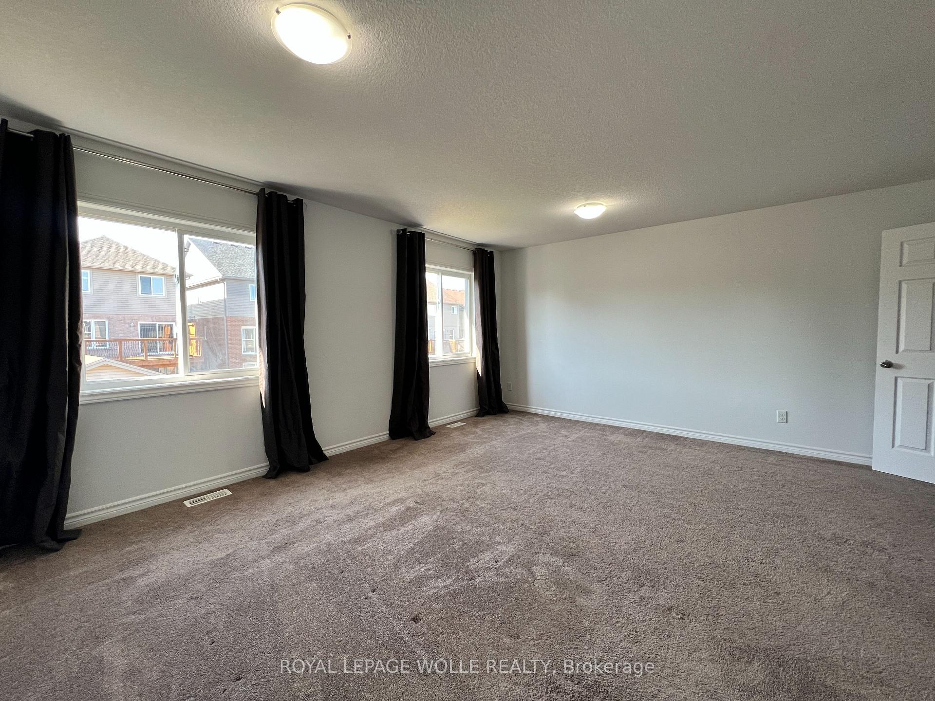 Photo 29 of 46 Renfrew Street, Kitchener, Huron Park — HOMEH