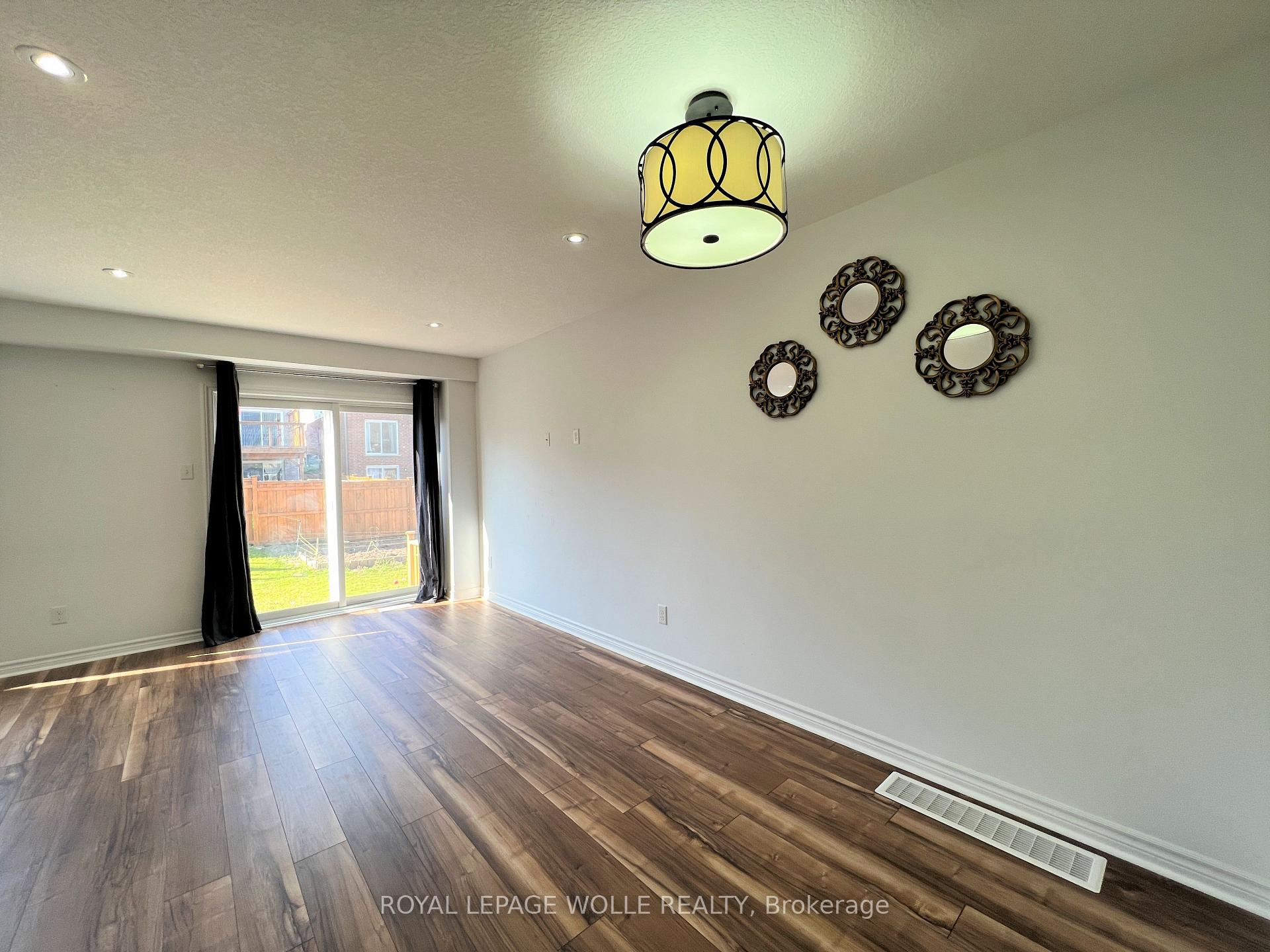 Photo 30 of 46 Renfrew Street, Kitchener, Huron Park — HOMEH
